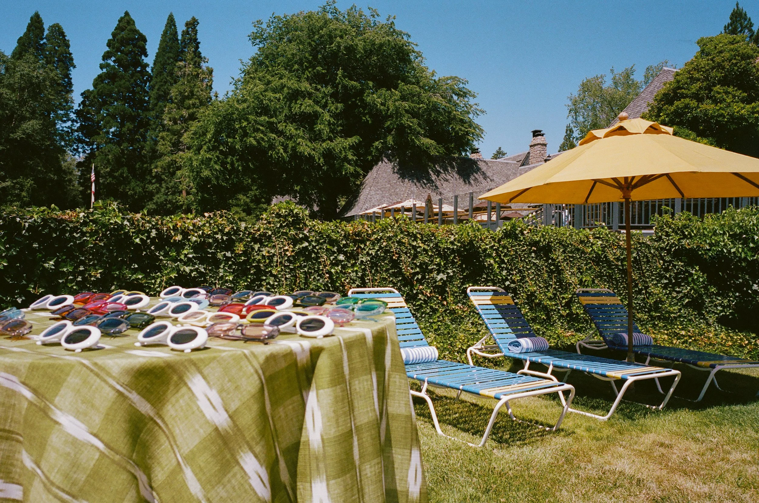 11_kelseycowley_derek&brett_pool_saturday.jpg