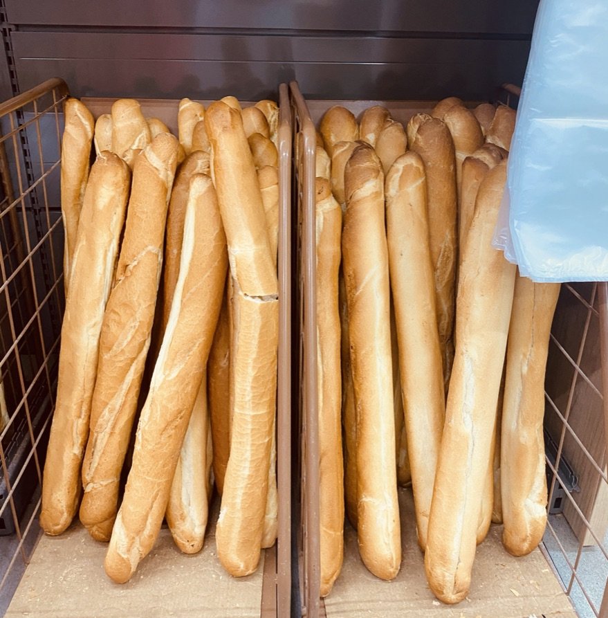 Fresh French bread - Supermarché Pao Pao