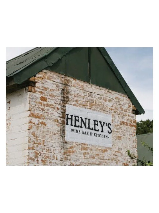 Great Coffee and food at 'Henley's Wine Bar & Kitchen'