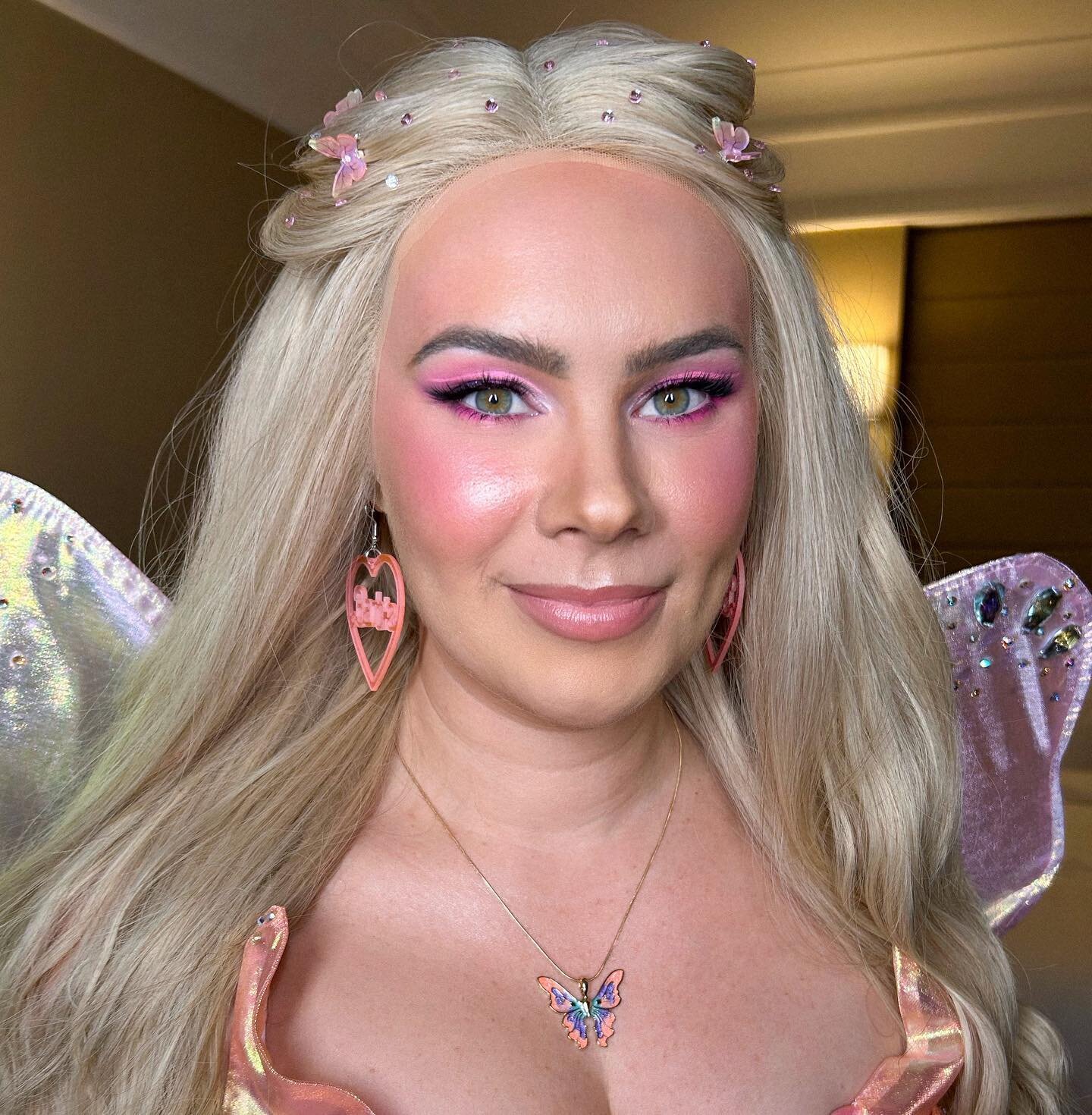 Oh look guys it&rsquo;s Fairytopia Barbie! Oh wait, it&rsquo;s just the incredible @victoria_devine 😉🧚🏻&zwj;♀️

Anyone who knows me loves I FROTH a theme so when I meet a kindred spirit that matches that wavelength you know it&rsquo;s on, especial