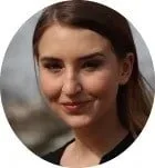 Larissa Mass lächelt in die Kamera