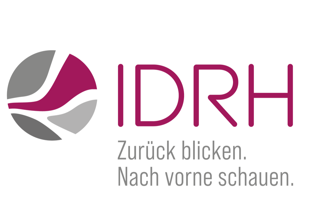Logo des IDRH mit dem Slogan 'Zurück blicken. Nach vorne schauen.'