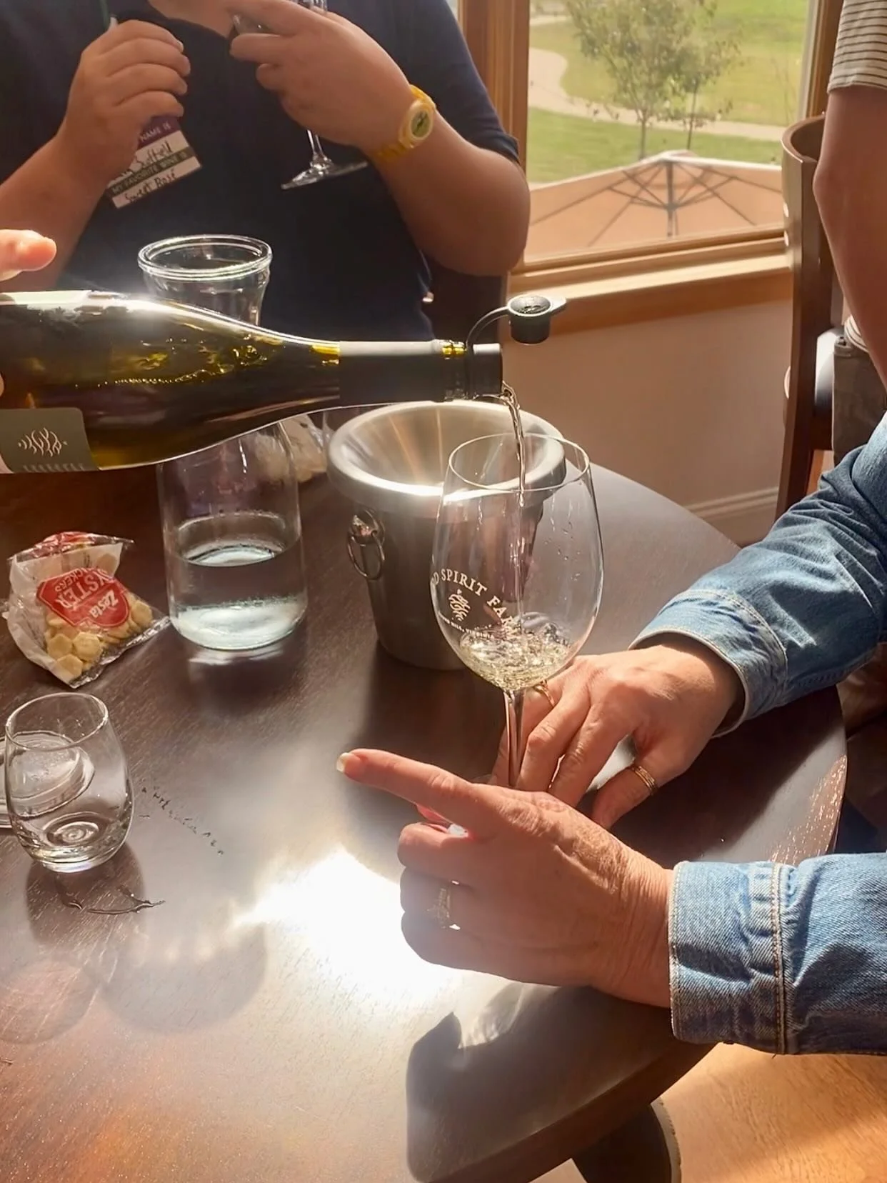 Great wine has a way of bringing people together. 🍷