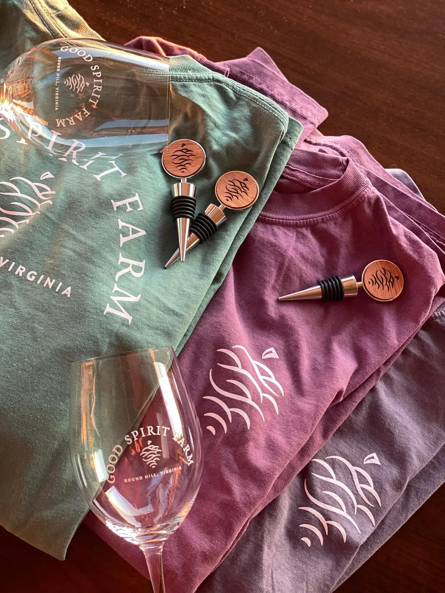 Merch is back in stock! 🙌
Long sleeves, tees in new colors, and brand-new wine stoppers are now available.