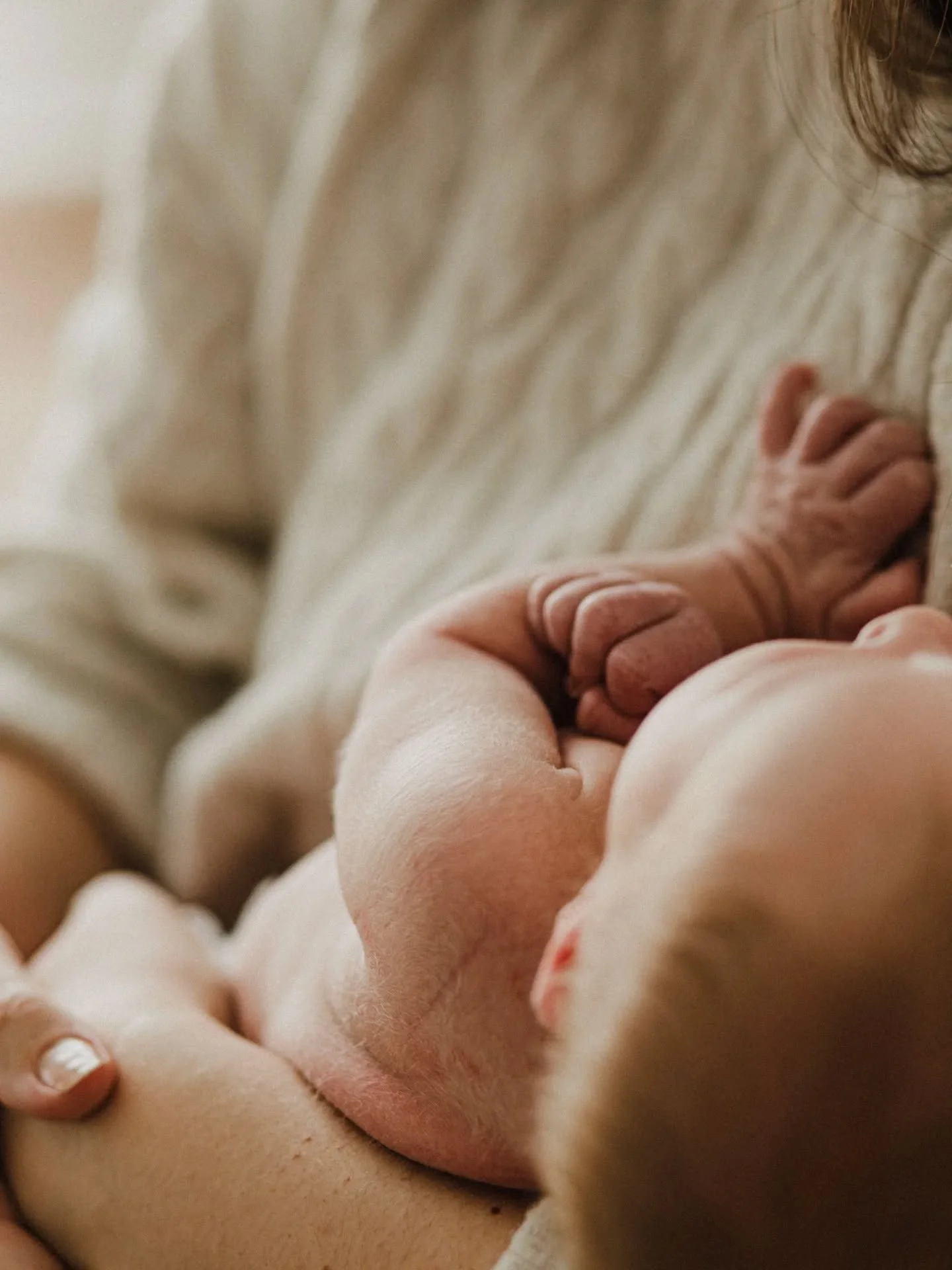 Fuzzy shoulders, tiny toes and the little bits of golden hair... 

Those first few days go by fast. The best way to make them last is to photograph it. All their teeny details that change unbelievably quickly.

In-Home Sessions are 20% off until Marc