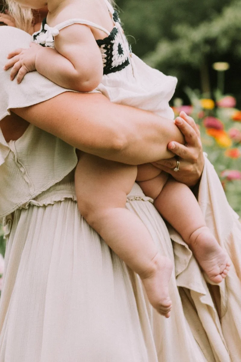 Flower Farm Petite Sessions at All Who Wander Flower Farm | Dundas Family Photographer