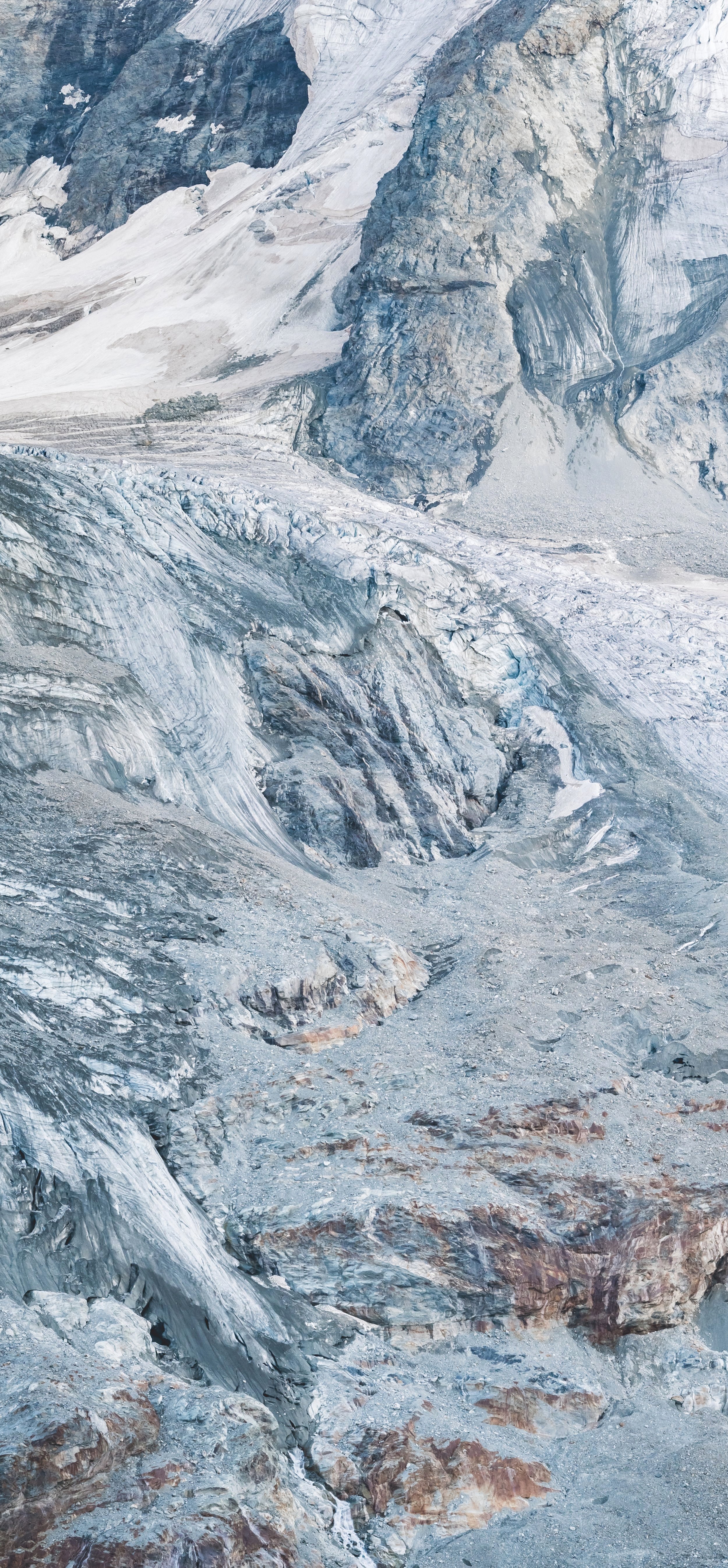 vertical_65x140cm_ArtforImpact_so+far%2C+but+yet+so+close+-+Zmuttgletscher+III.jpg