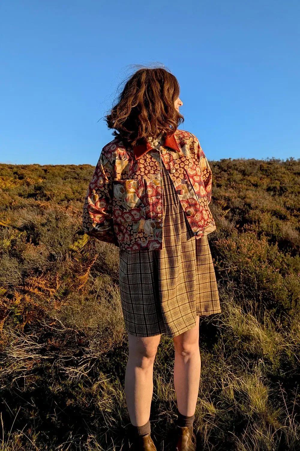 retro-floral-print-cropped-jacket-daffodil-and-leek.webp