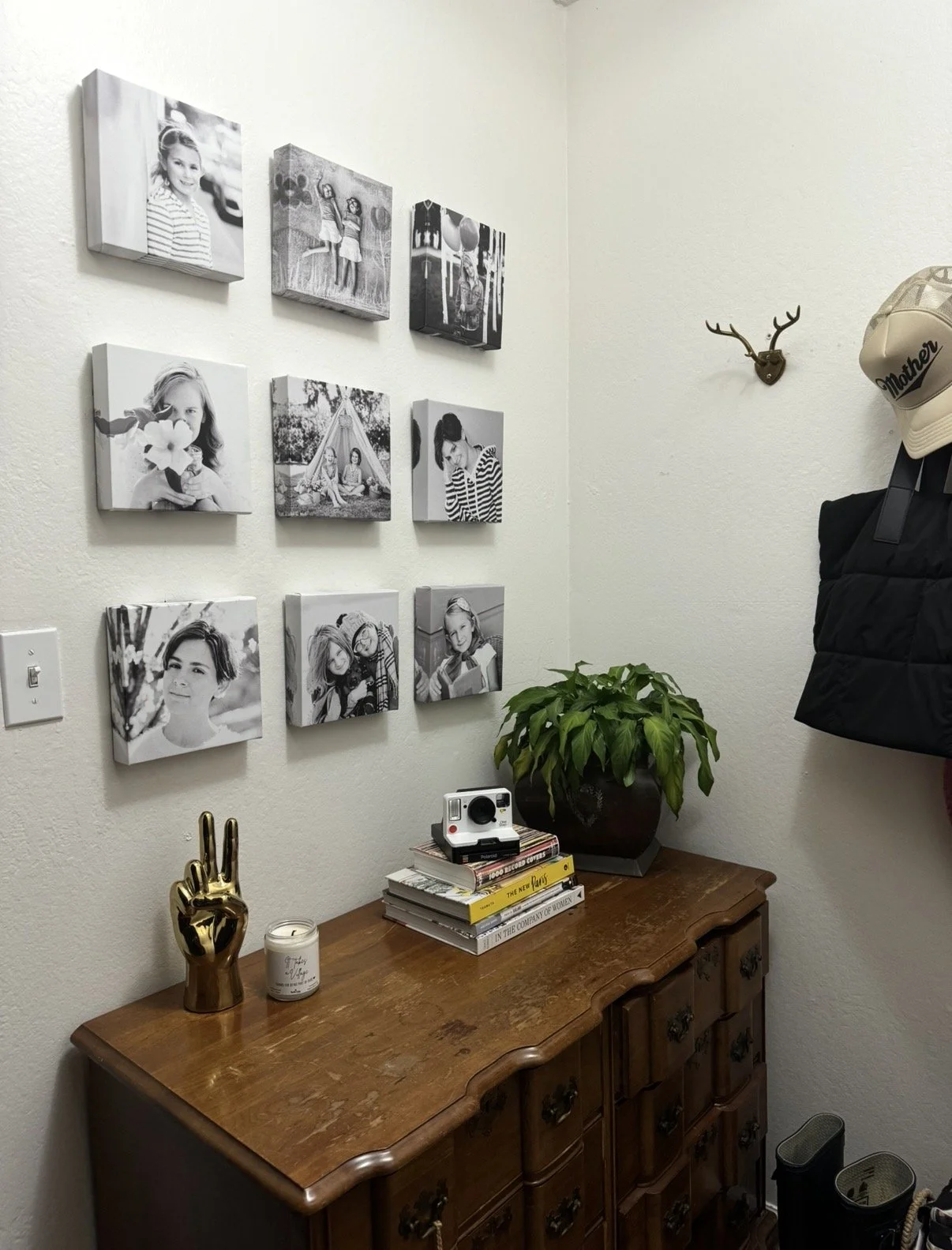 hallway-marin-county-candid-family-photography-20261018.jpeg
