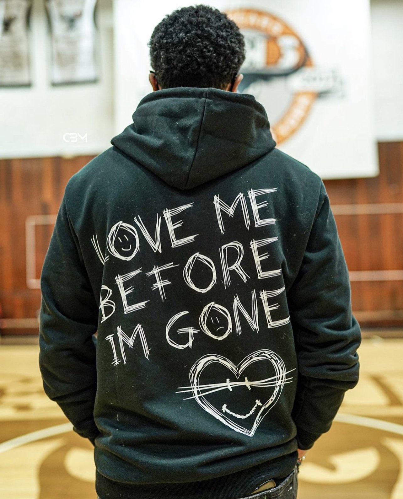 Black “Love Me Before I'm Gone” Hoodie — VZNARY