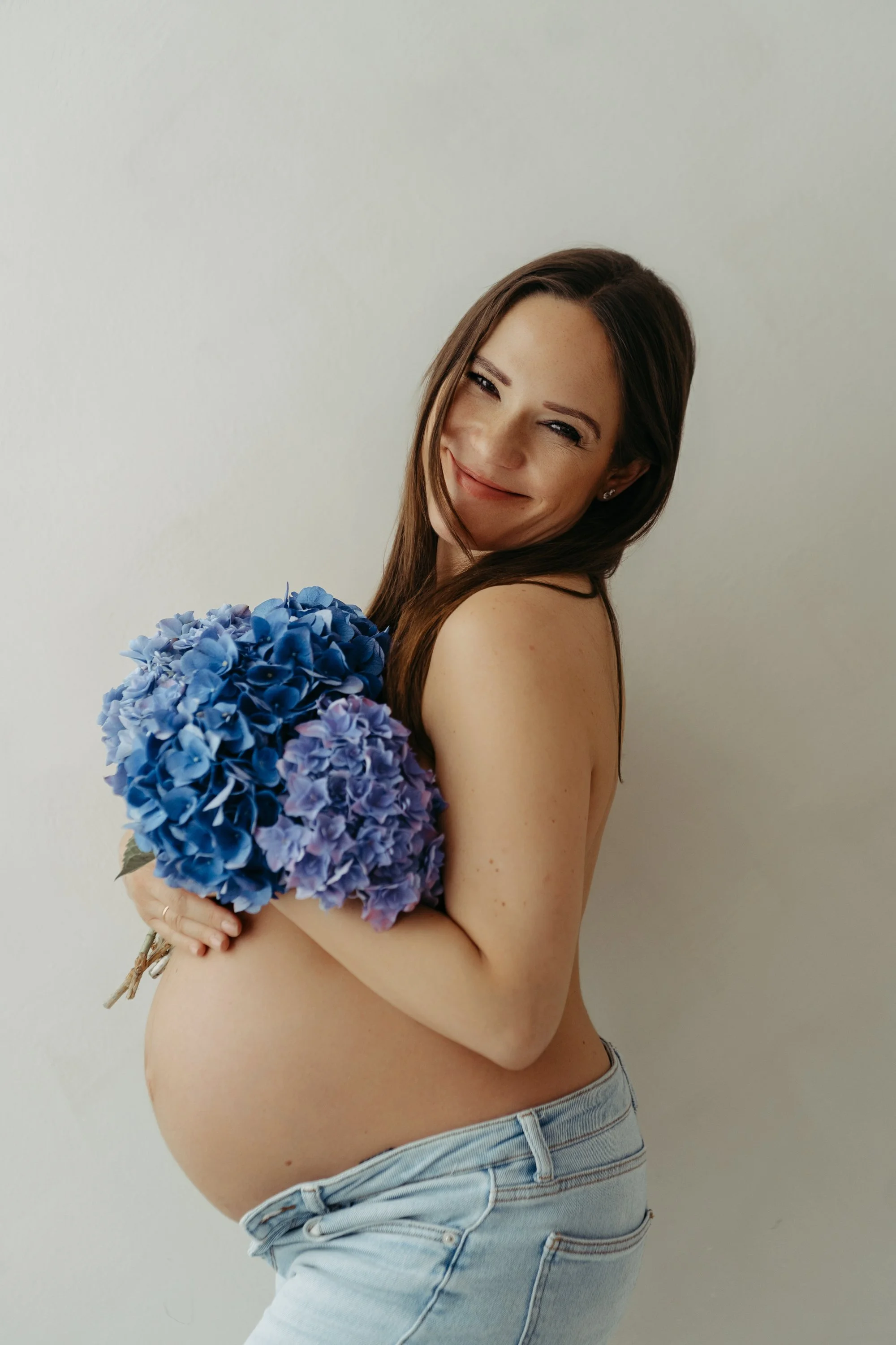 Studio Babybauch Shooting München indoor