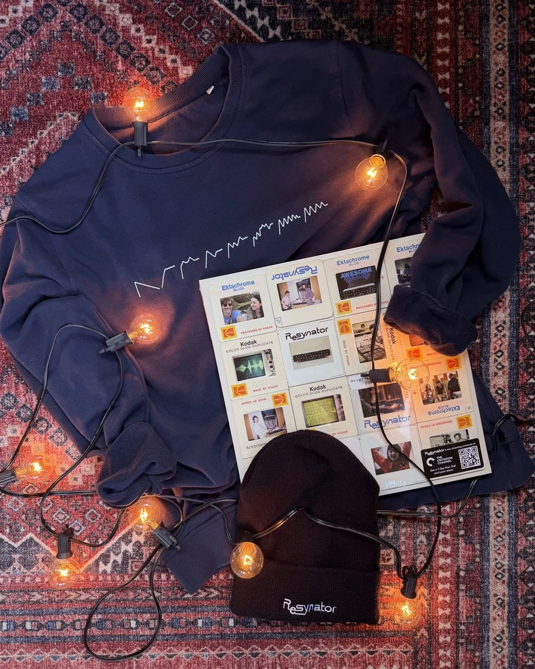 Cozy synthy things for your gift giving consideration 🎁❄️🎛️ resynator.com/store ✨