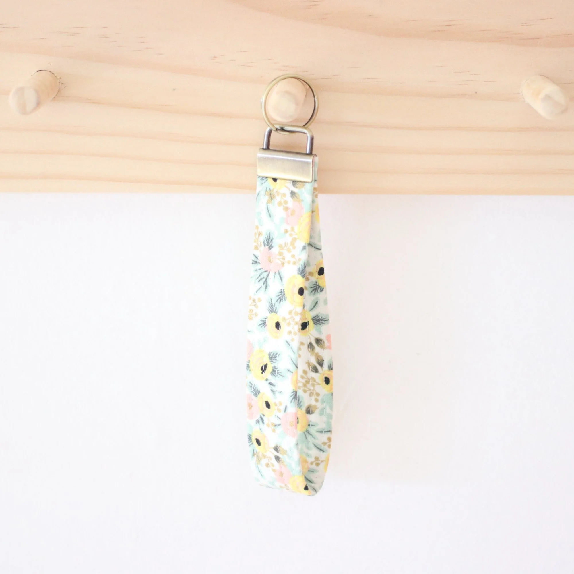 Rifle Paper Co Keyring Rosa Yellow