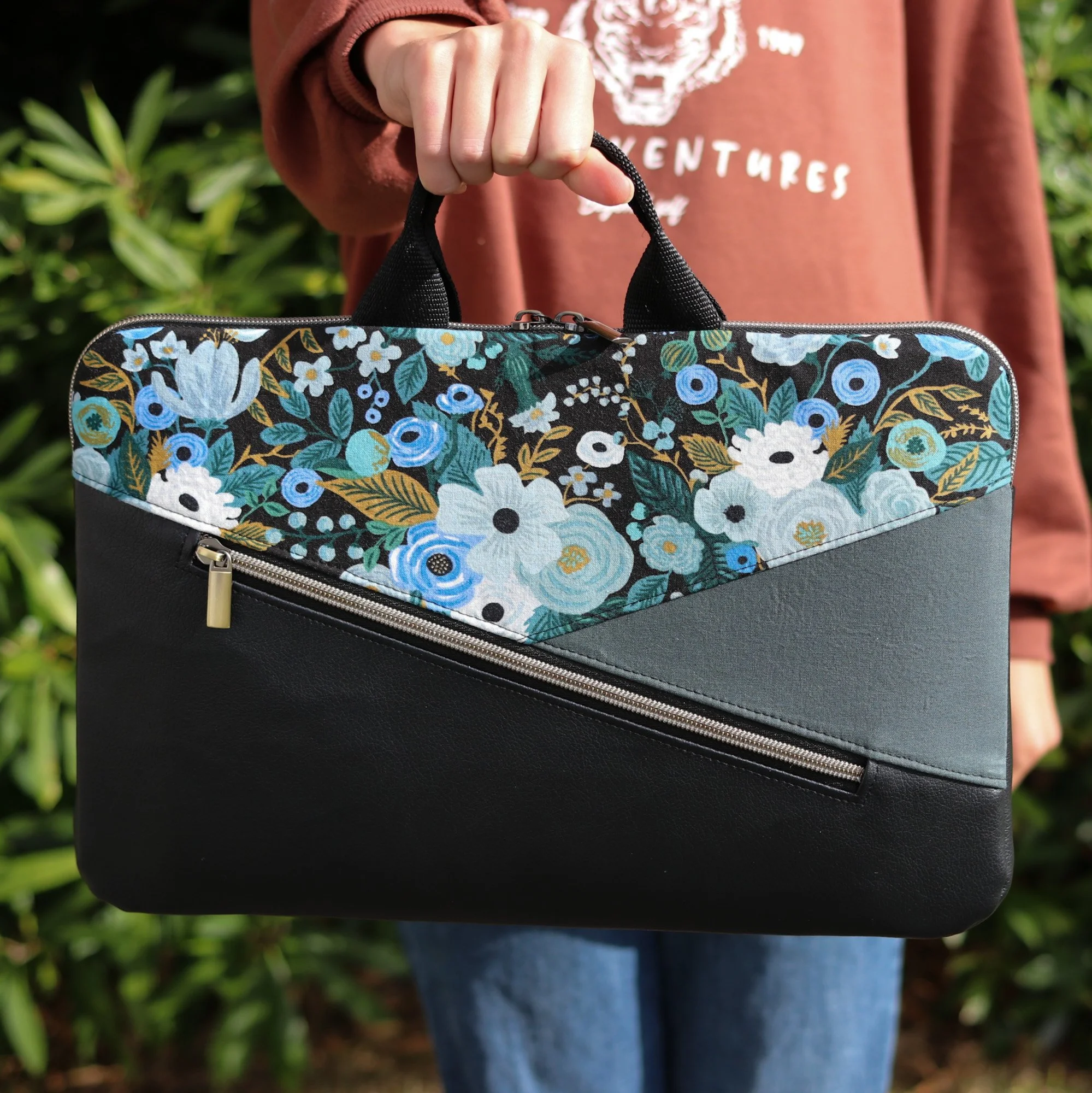 Kuoria Chromebook Bag