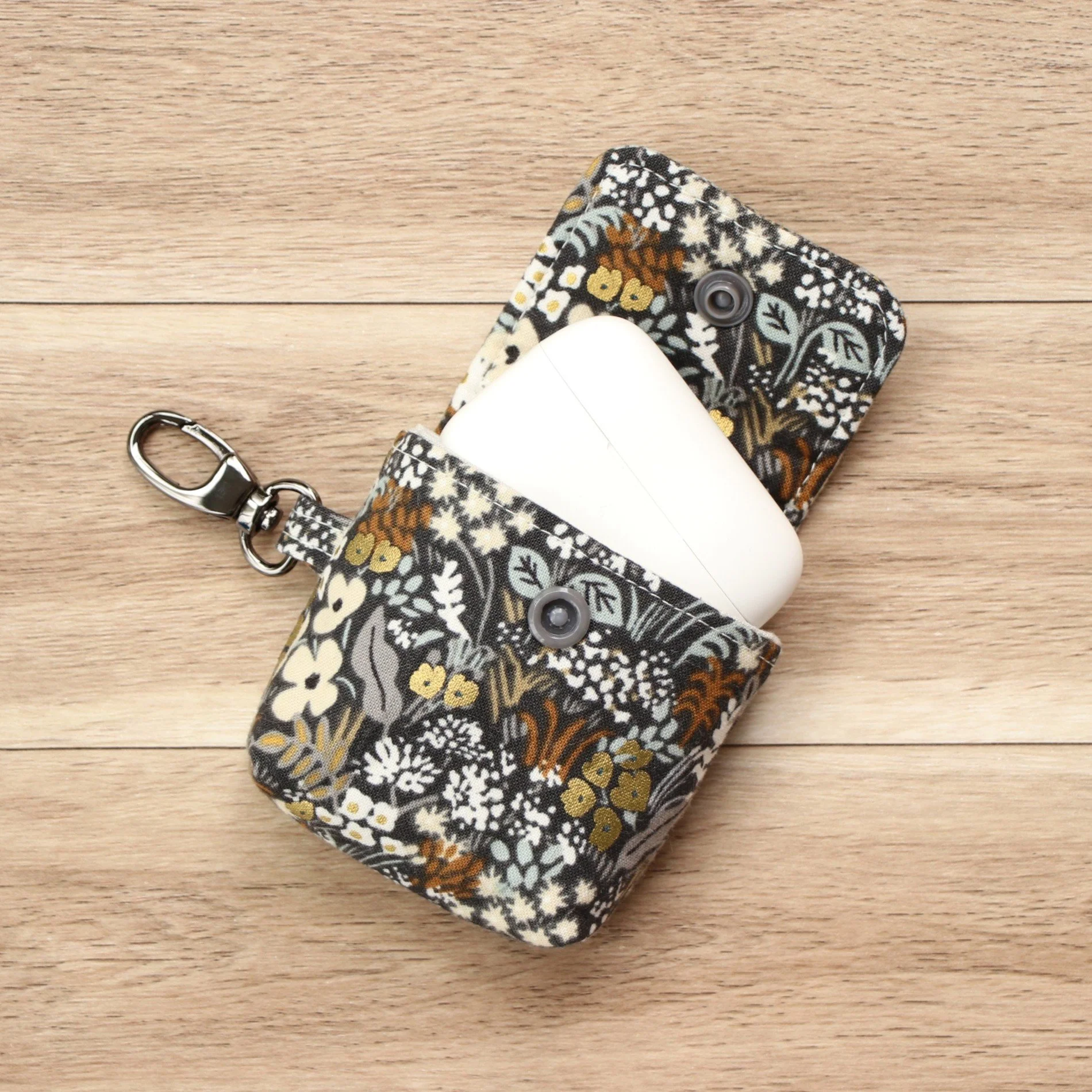 audiobook-earbud-pouch-3.JPG