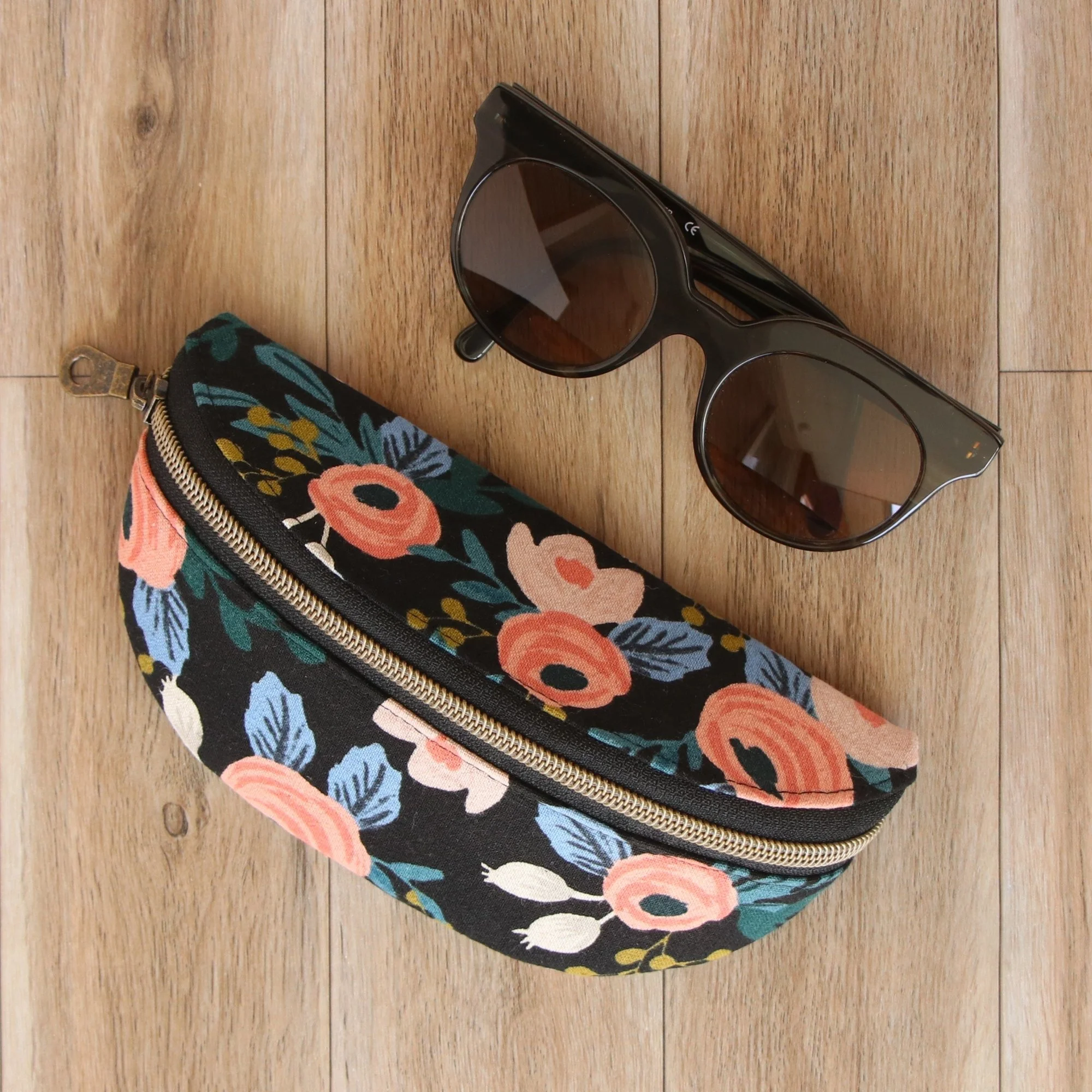 Rifle Paper Co Cotton-Linen Glasses Case - Black