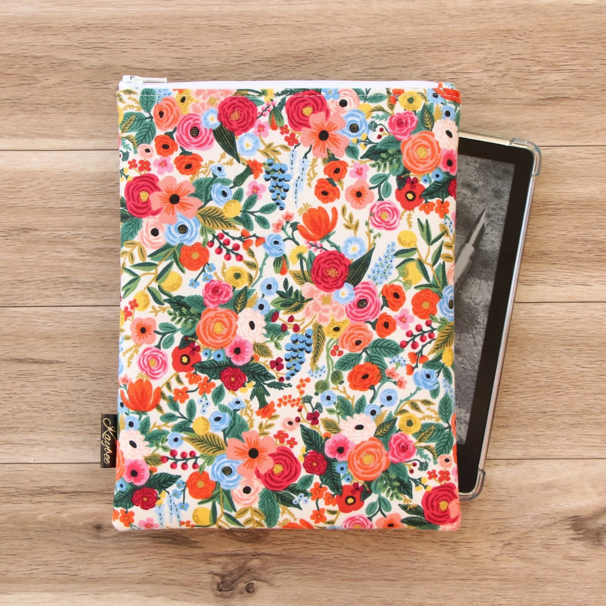 kindle-premium-garden-party-cream.JPG