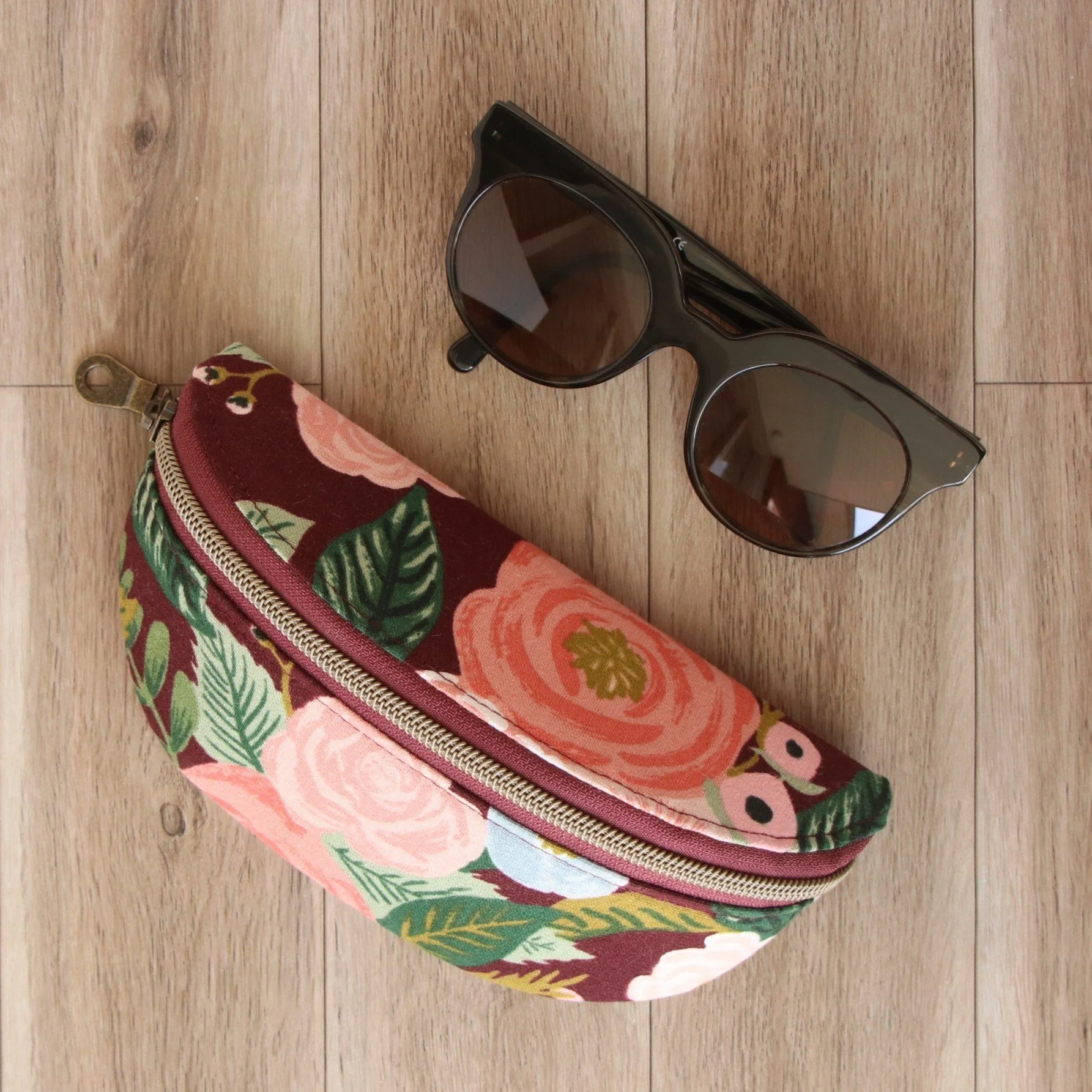 Rifle Paper Co Cotton-Linen Glasses Case - Burgundy