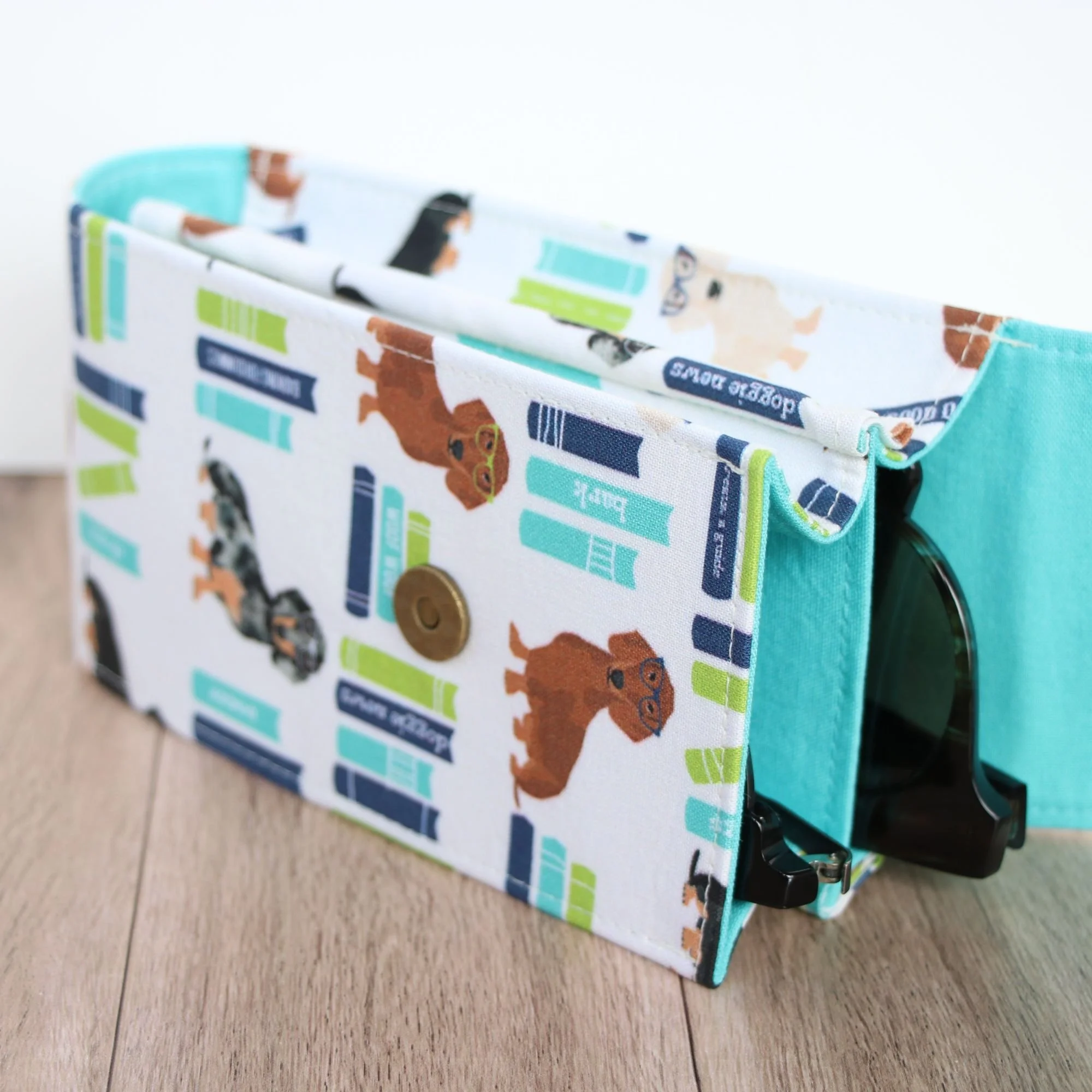 double-glasses-case-dachshund-books-3.JPG