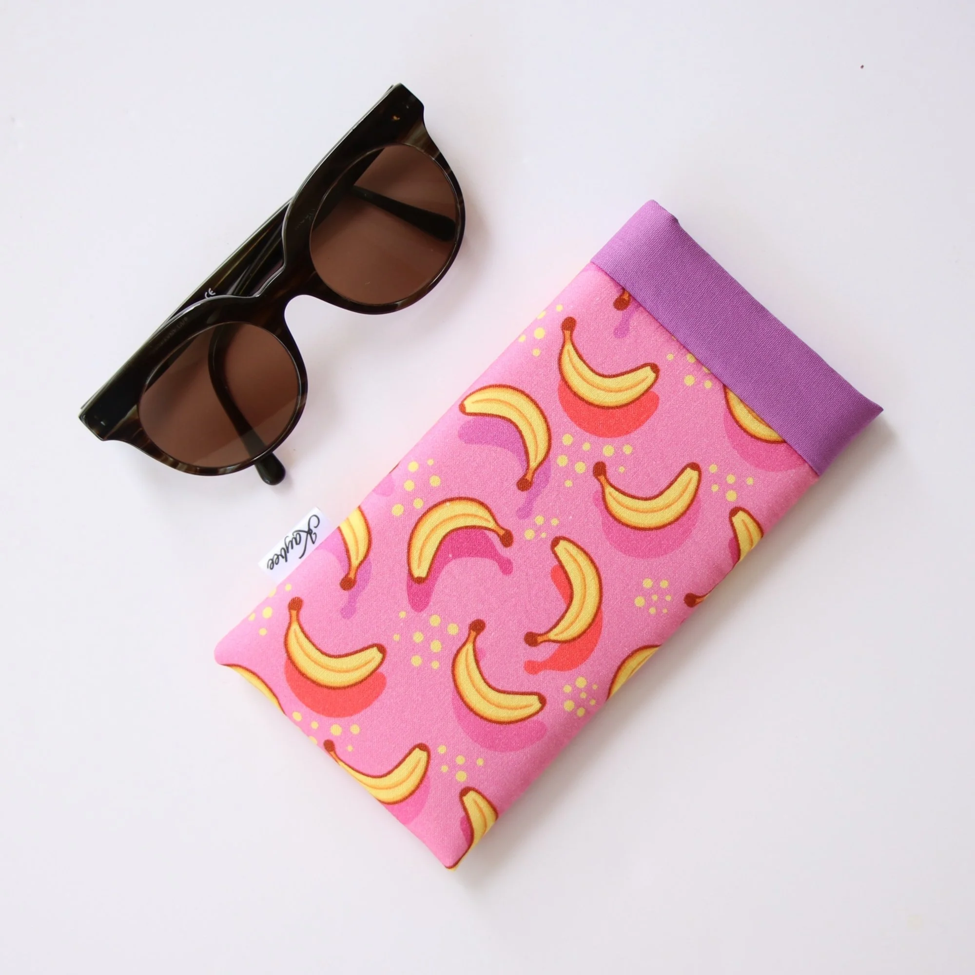 snazzy-sleeve-sunglass-bananas.JPG