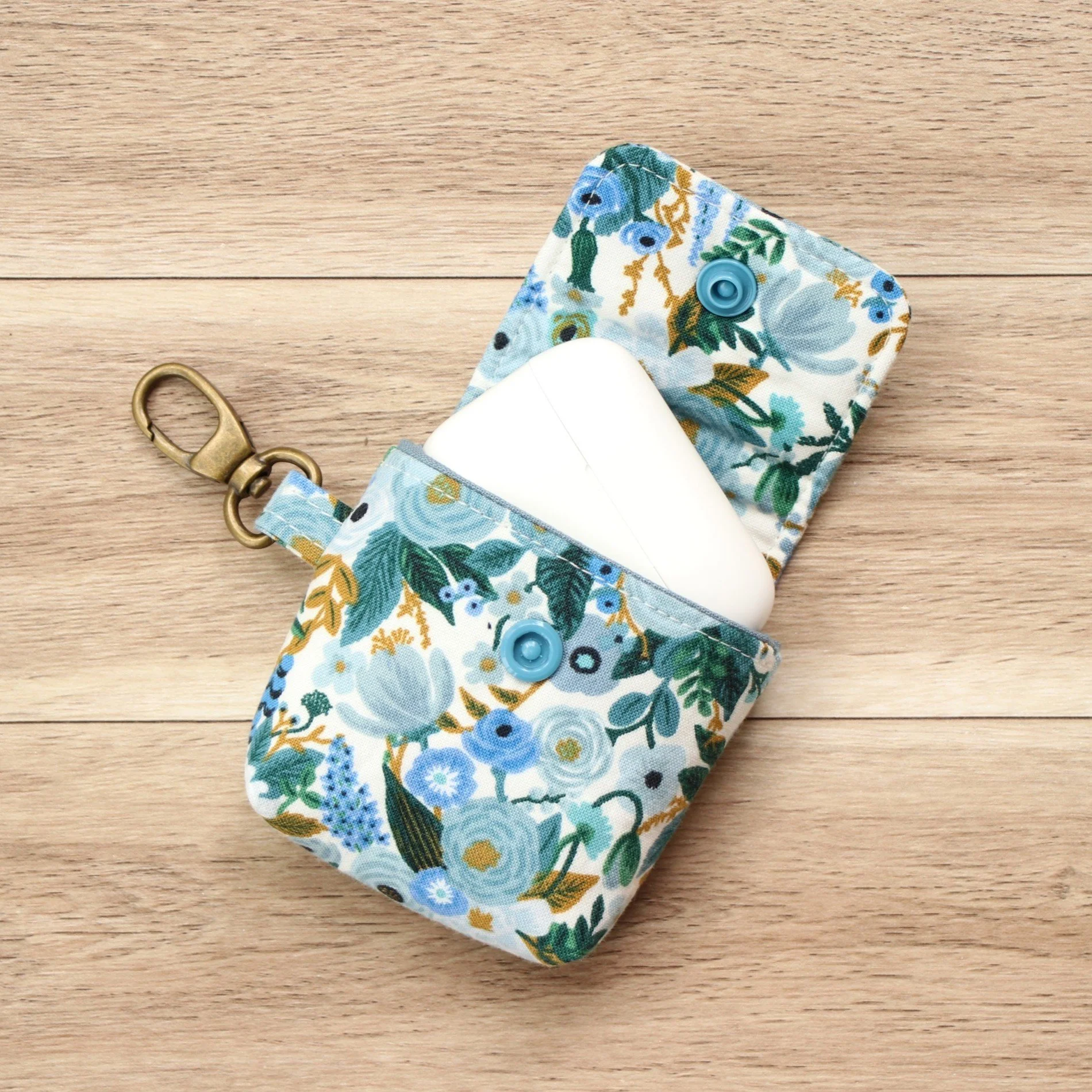 audiobook-earbud-pouch-2.JPG