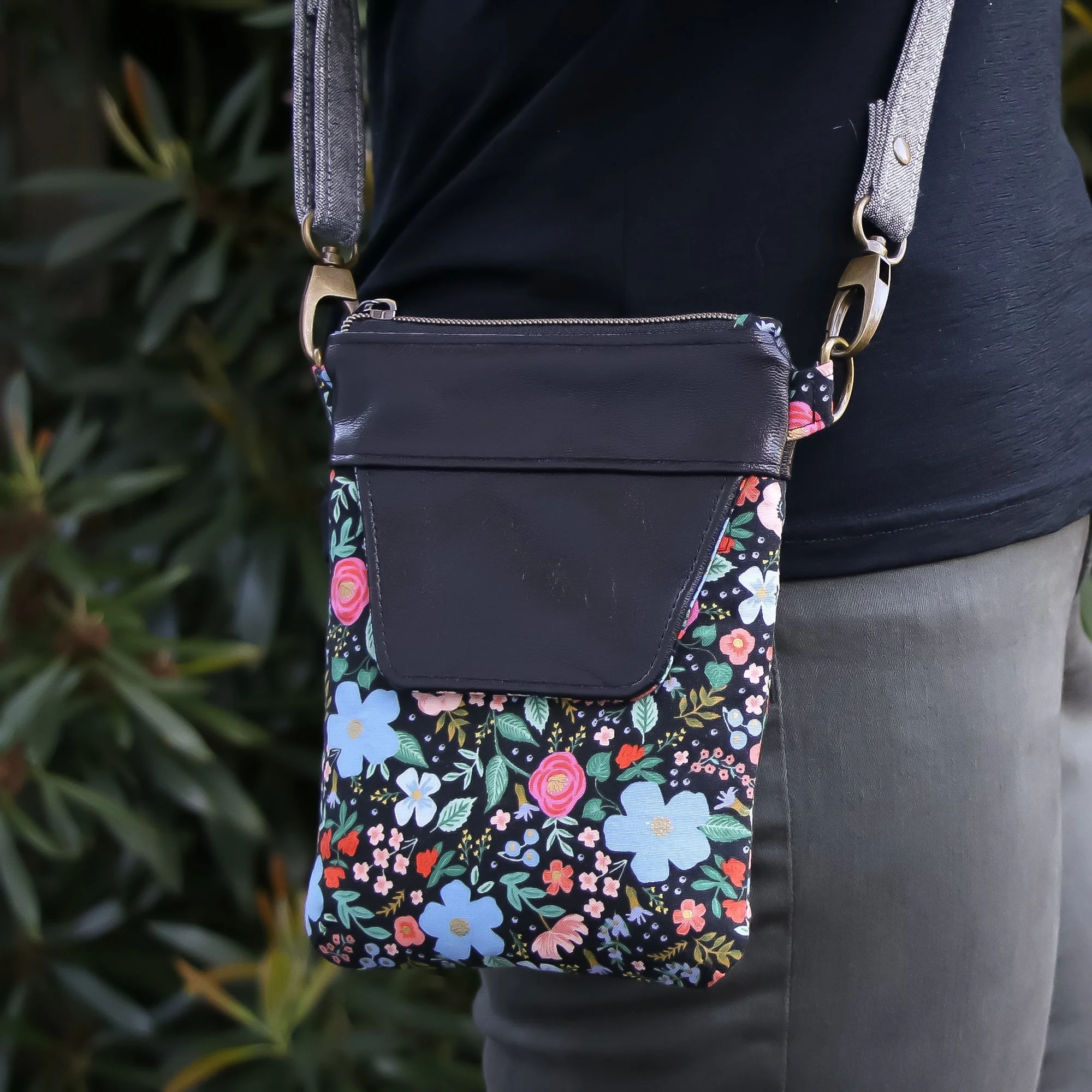 Elysian Phone Sling Bag