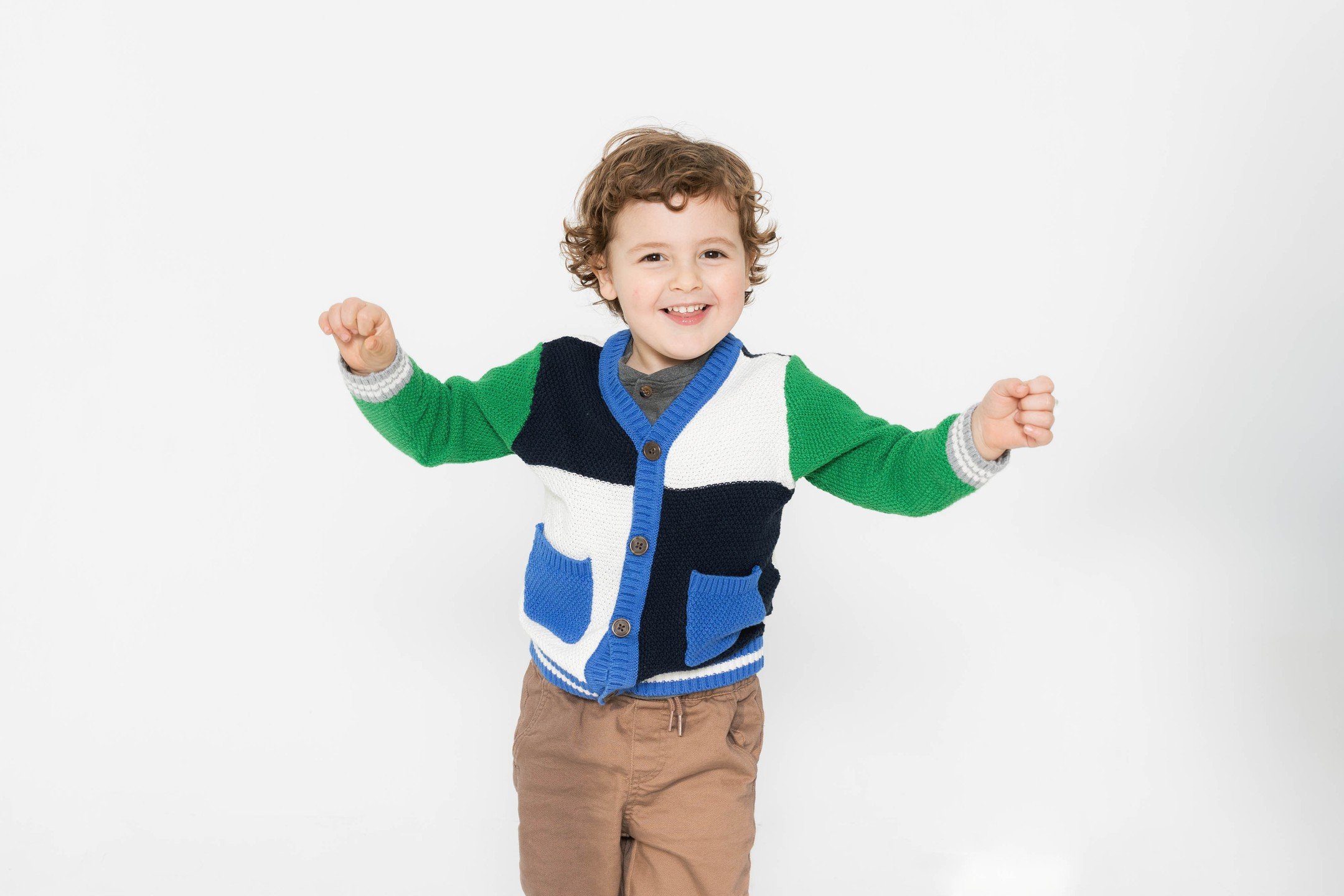 🌷 👀 Getting into the spring swing over here! The agenda includes spring school sessions, a model call to test out the (cool) green screen and mothers day minis (keep your peepers open for this one!). CANNOT WAIT to work with you in 2026.