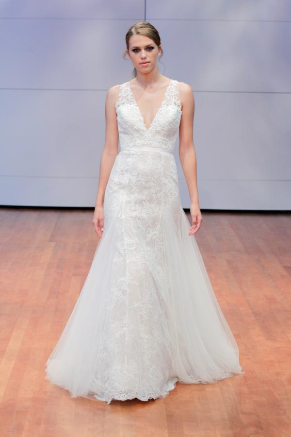 V Neck Plunging Lace Wedding Dress Bridal Gown Tampa