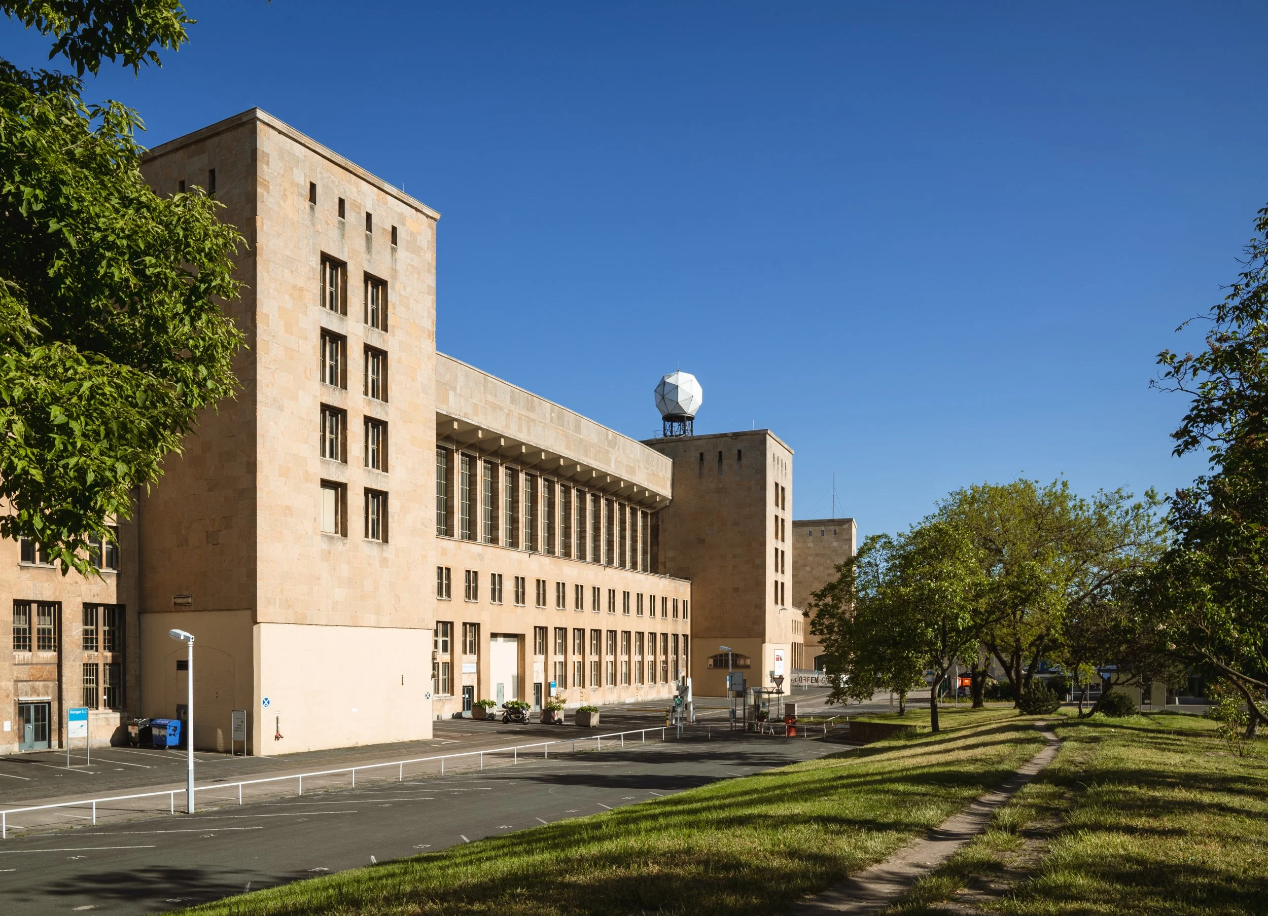Tempelhof Airport_Kristian Alveo-15.jpg