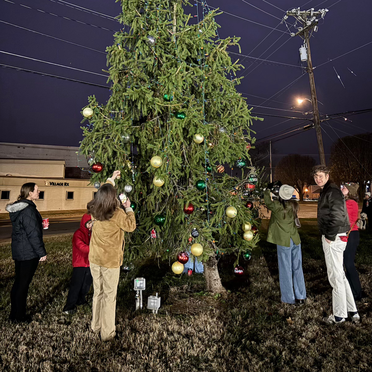 Old Hickory Community Tree Decorating