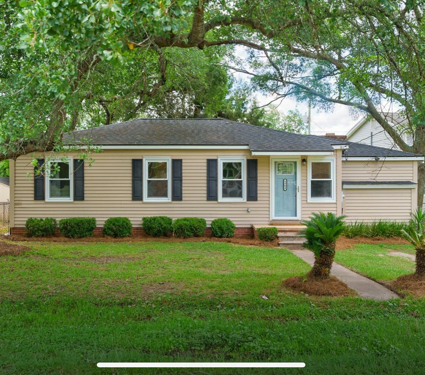Trying out some new front door colors at our latest flips&hellip; This one we sold this summer in Hanahan. What&rsquo;s your favorite color this fall?