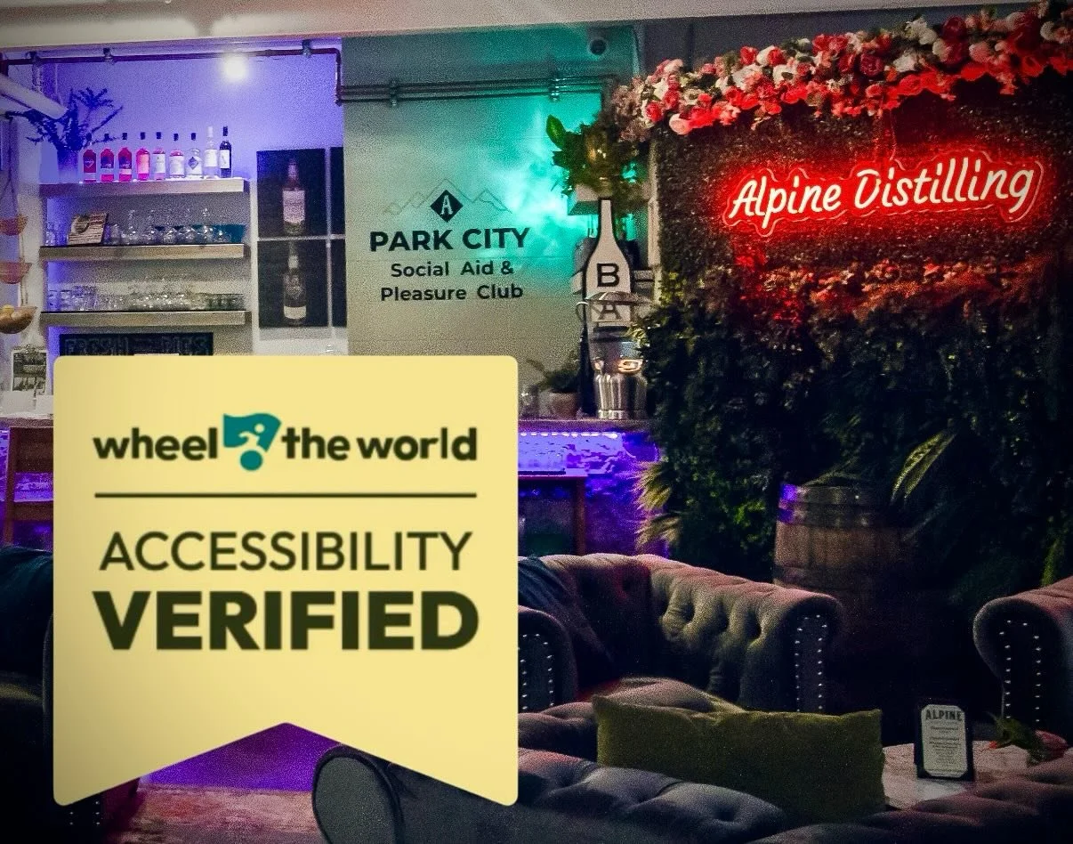 @wheeltheworld Nestled in the heart of Park City, @alpinedistilling invites you to experience a unique blend of handcrafted spirits in an inviting atmosphere that celebrates both local culture and innovation. This bar boasts a stylish yet casual vibe