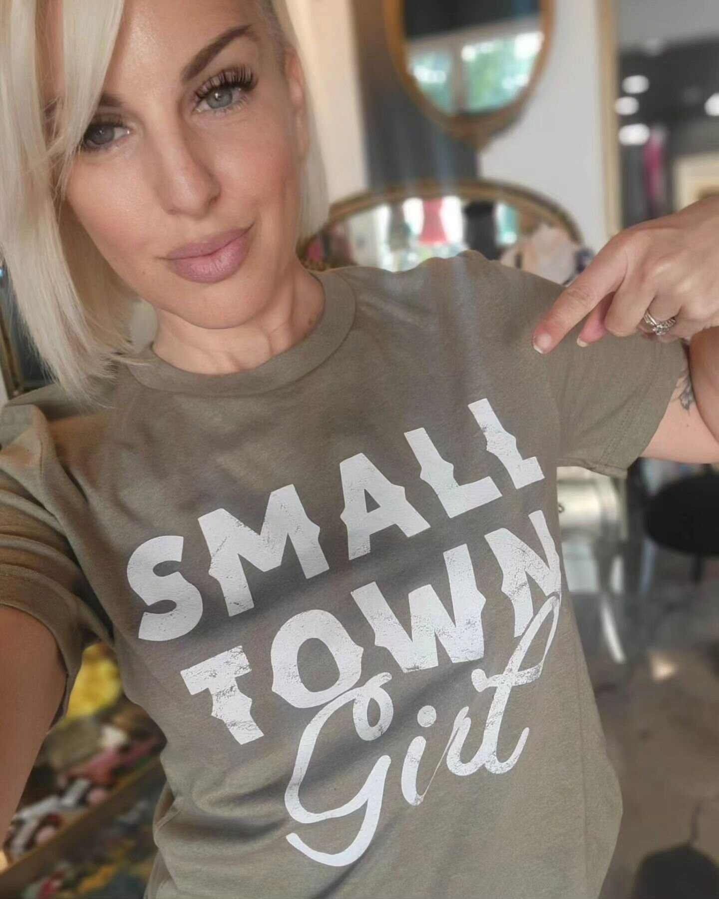 Love exploring boutiques in small towns. ❤️ Found this t-shirt in @bellaglamtexas in Keller, Texas.