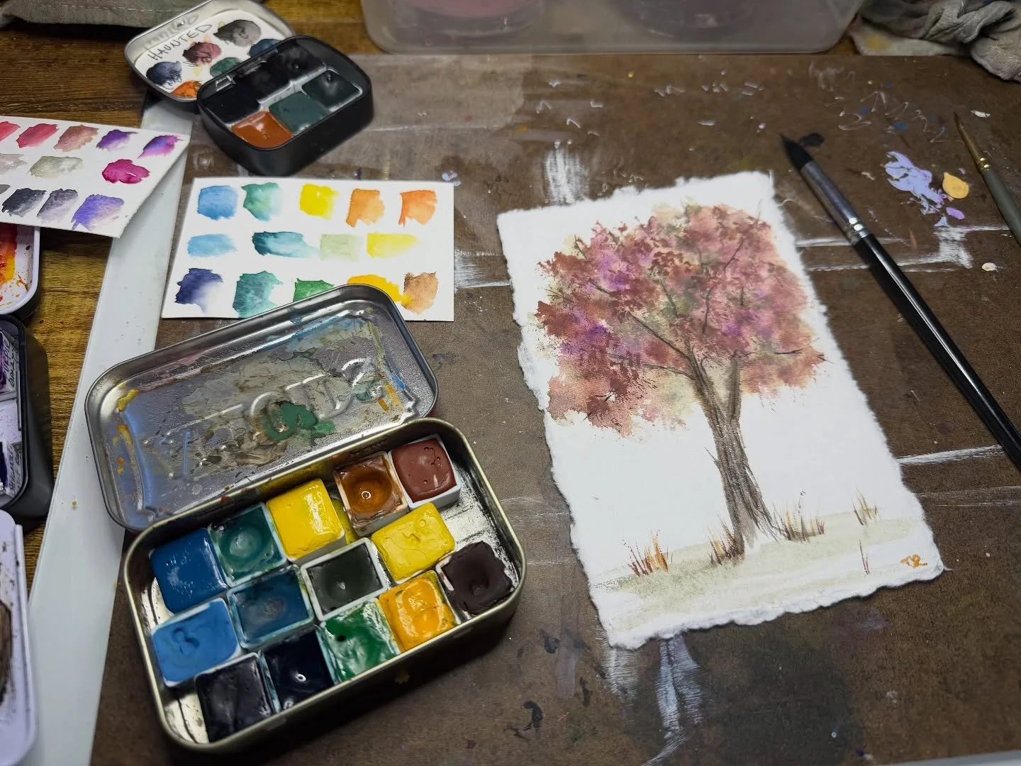 It has been many weeks since I&rsquo;ve been able to be in the studio&hellip; it almost felt intimidating too come back to my art space&hellip; so starting with something small, organic and just letting some beautiful paints do what they&rsquo;re goi