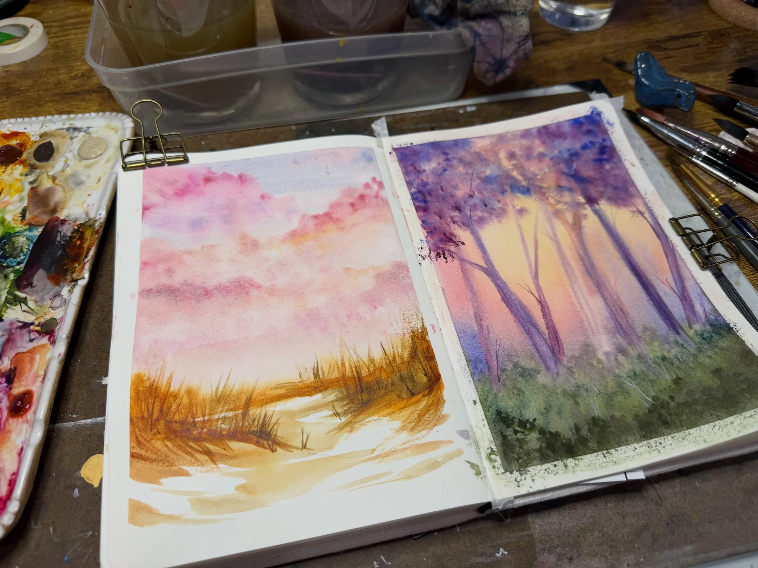 Taking some time to work in the #watercolorjournal today and working through some @letsgomakeart &lsquo;s good morning journal course inspirations :). Very good way to catch my breath :) 

#arthealstheheart #watercolorartist