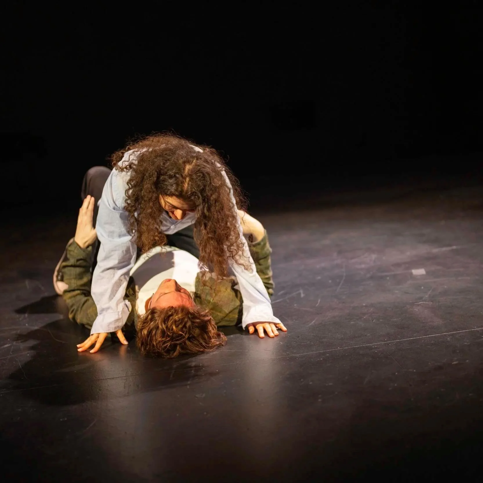 @mmaarriiaamuller and @rcfennessy in Plasters by Emma Tadmor (@thefleatheater MainStage, 2024). 

#fringetheatre #newyorkfringe #indietheatre #newyorktheatre #rjtheatre
