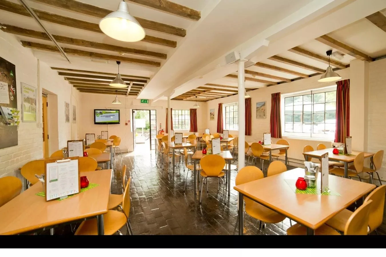 5906ff87__YHA_Ironbridge_Coalport_Dining_Room1.jpg.jpeg