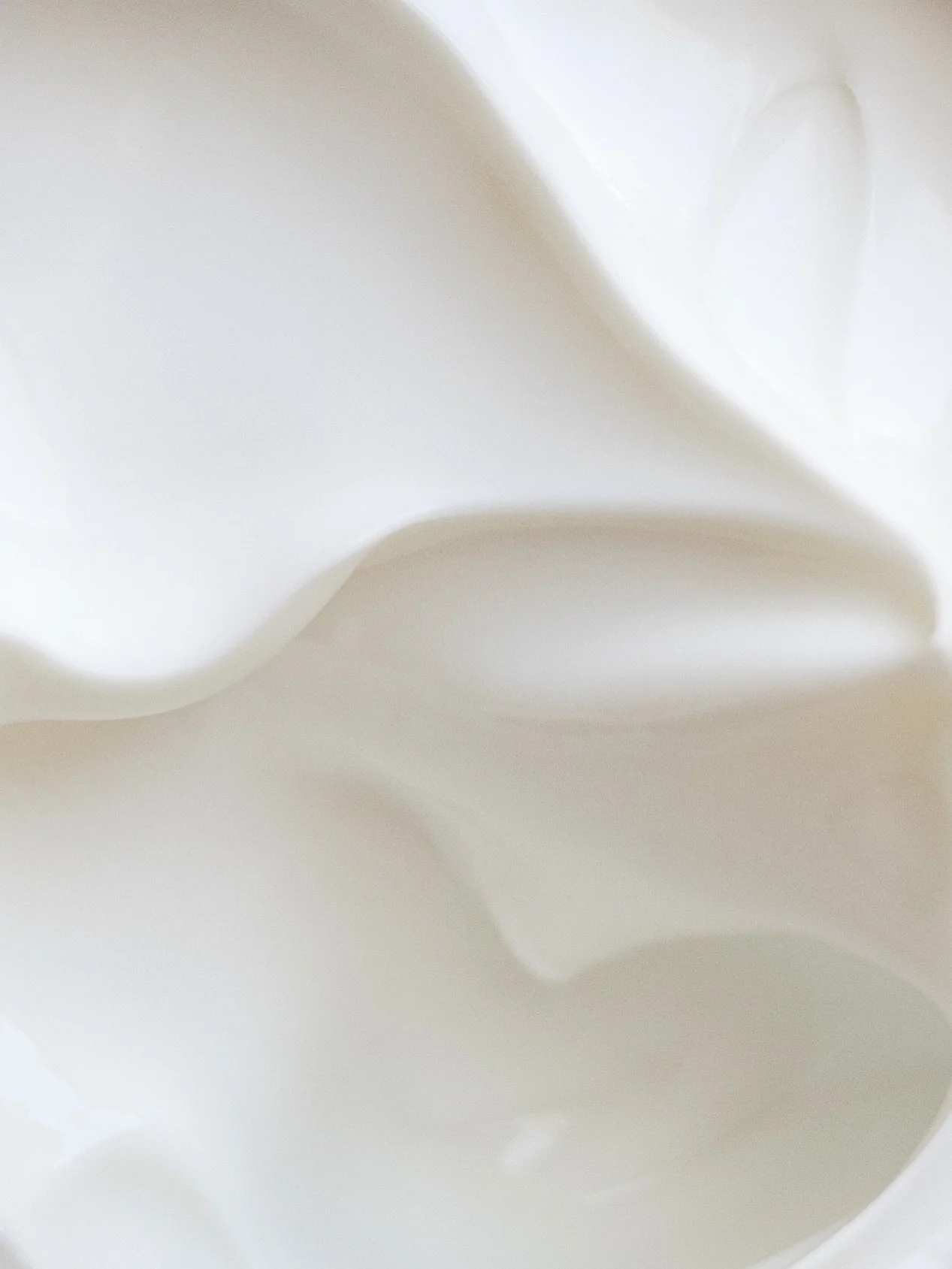 redness that lingers?

pause.

soy mask.
calming support.
1-2x weekly.

link in bio.
#maskforsensitiveskin #sensitiveskincare #reactiveskincare #soothingroutine #calmingbeauty