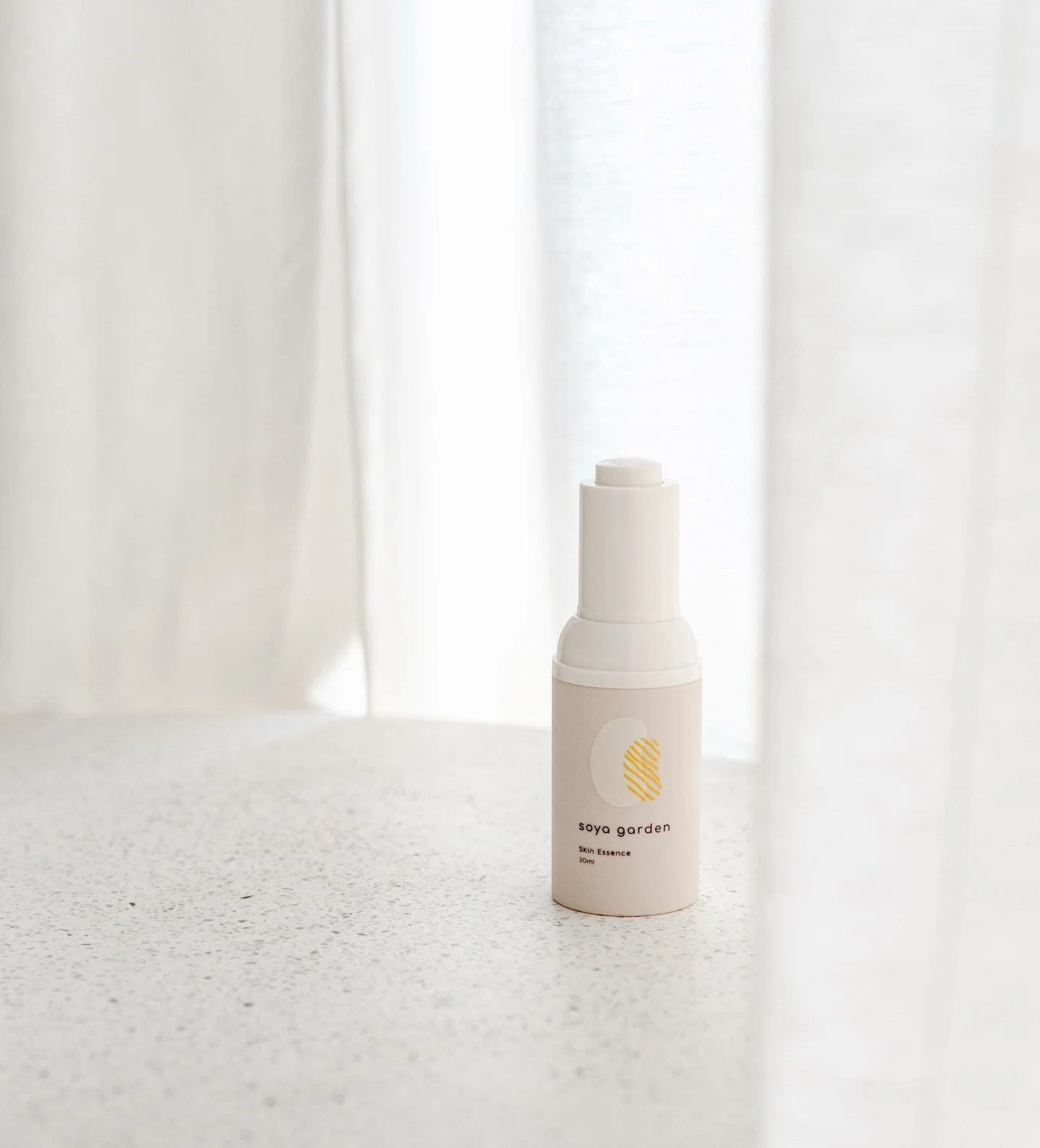 did you know applying essence before moisturiser 
can boost hydration?

this step helps improves 
softness,
hydration,
and dryness.

a calmer starting point.

soya garden skin essence.
#skincareessence #sensitiveskin #reactiveskin #hydrationskincare 