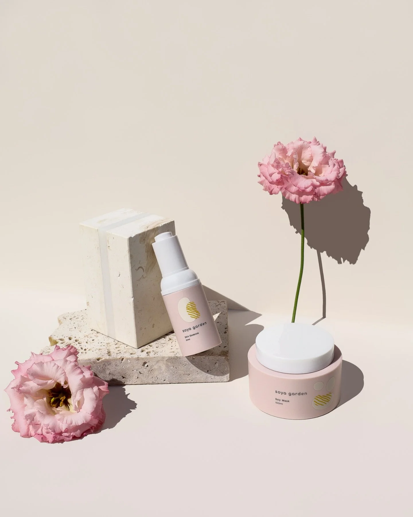 good routines aren&rsquo;t complicated.
they&rsquo;re consistent.

cleanse
hydrate
recover

skin essence + soy mask.

#sensitiveskin #gentleroutine #barrierrepair #skincareessence #soothingmask