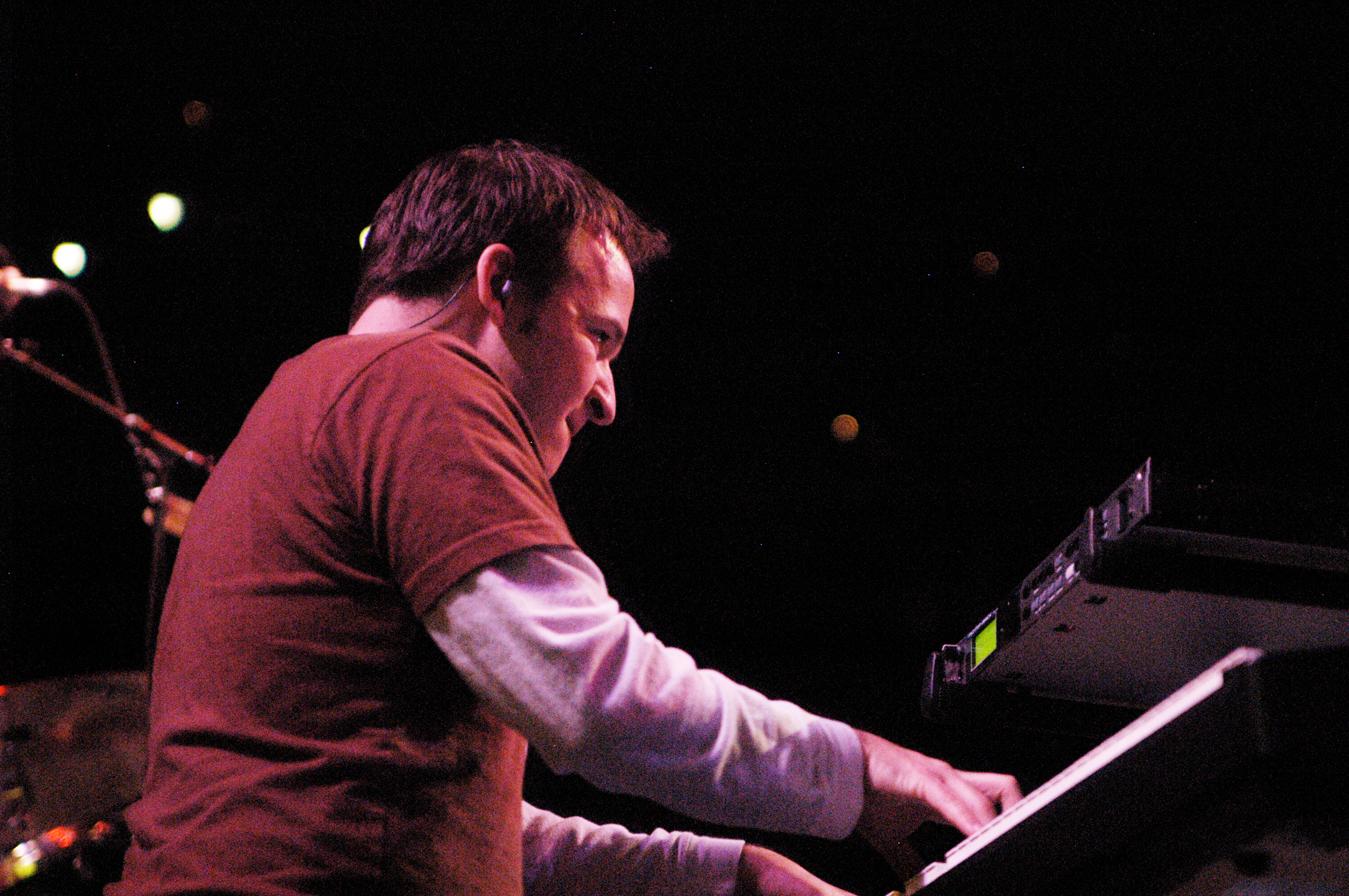 Keyboards Dare 2 Share band 2002