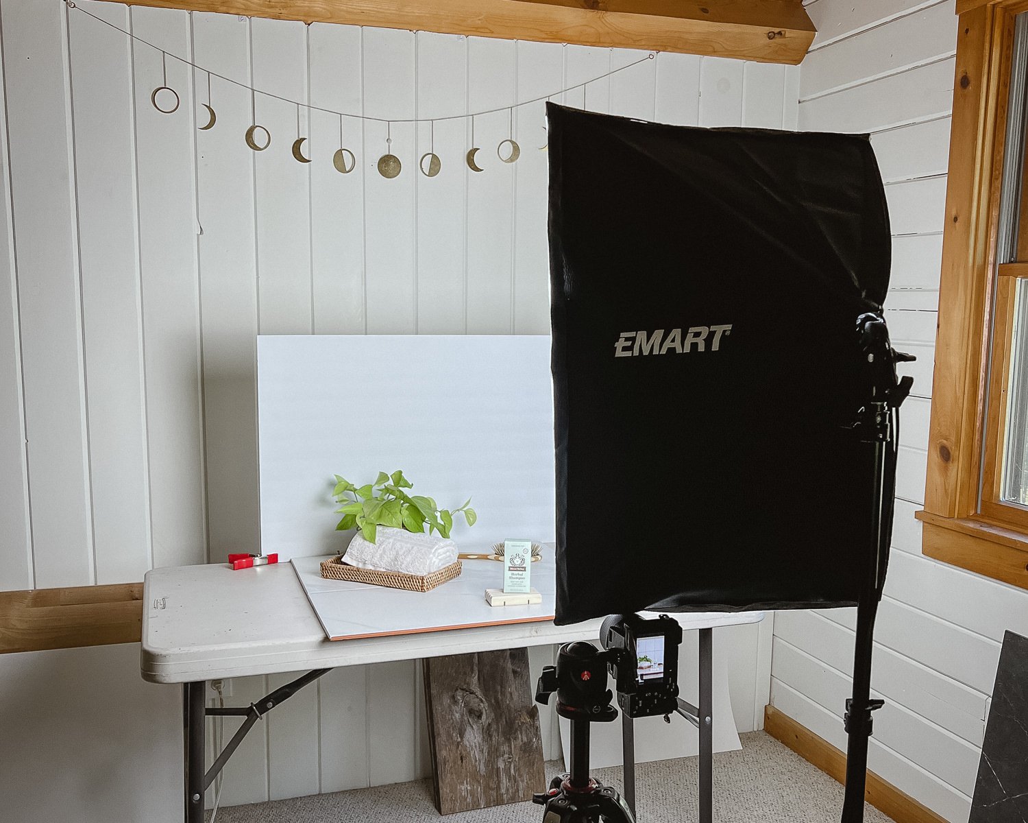 Master Your DIY Product Photoshoot Lighting Easy-to-Use Soft Box Lights Quarter Moon Studio