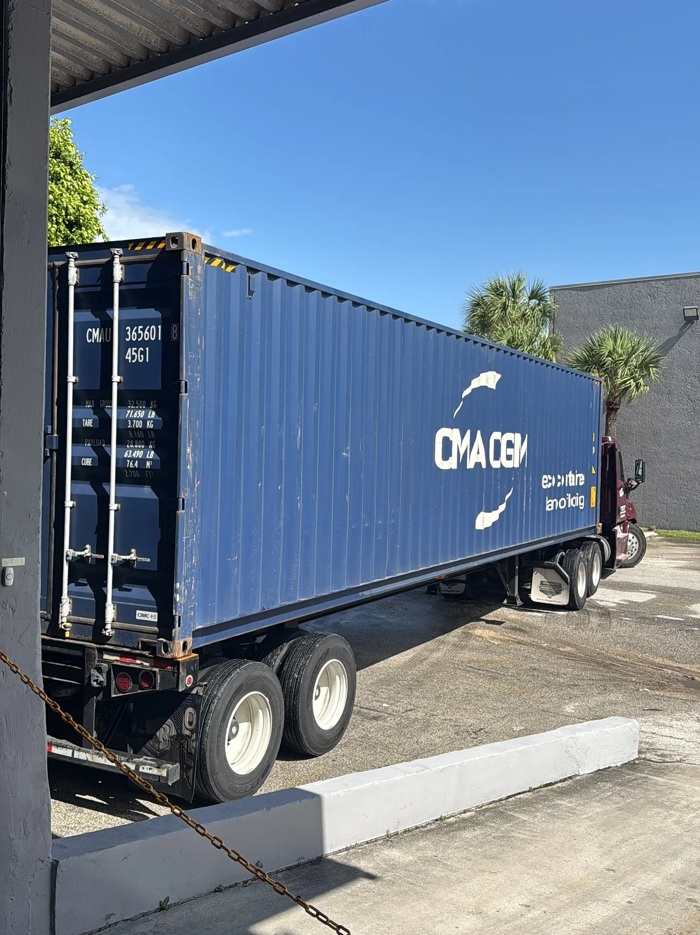 From dock to floor in minutes⚡️⚡️. 40 Feet container arrived!  #buyamerican #company #security #exitdevices #doorcloser #hardware #commercialhardware #construction #miamifloridacontractor #gaablocks