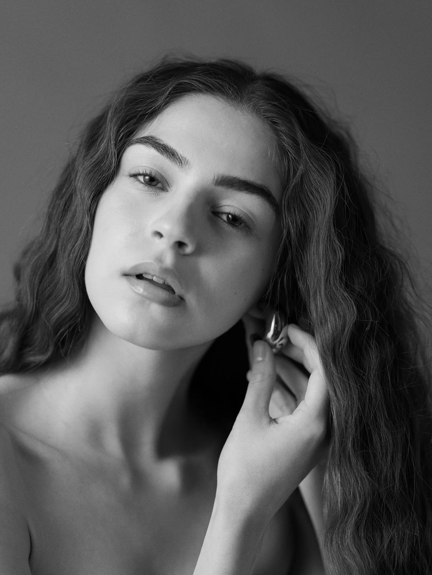 Aliana
Photography/Co-Creative Director: @jordonvanzante
Model: @alianaglory 
Co-Creative Director: @cecileevon
HMUA: @jestherhan
Gaffer: Alex Birnie
Location: @parkerkarlov