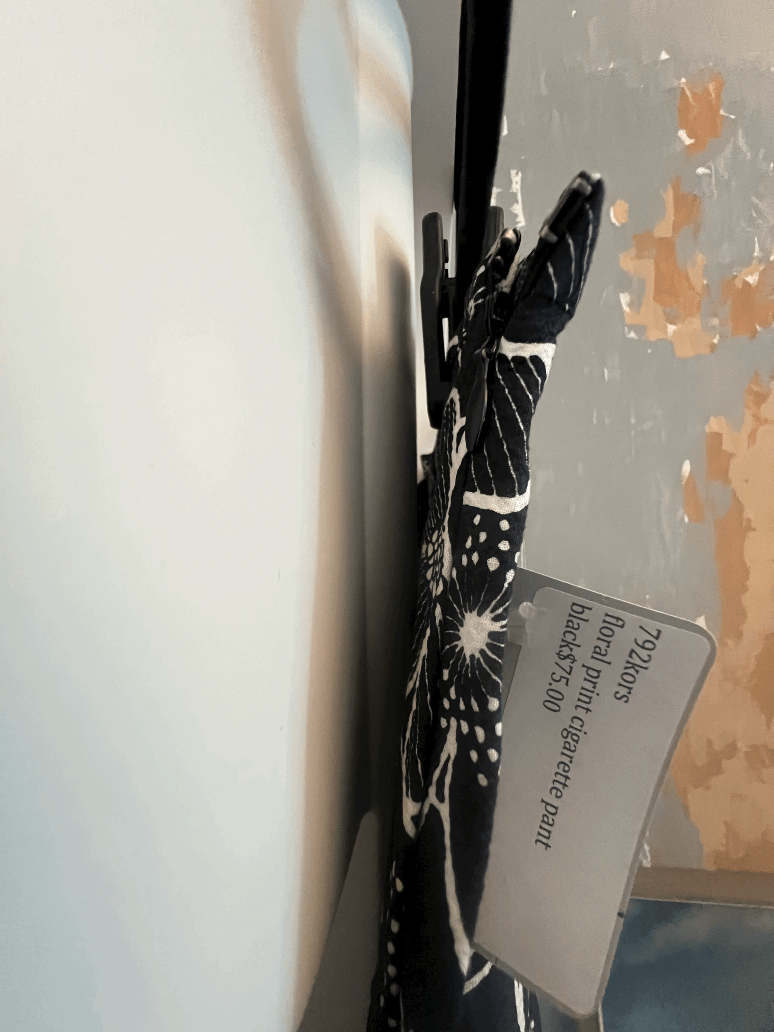 Y2K Kors Michael Kors Black Seersucker Floral Cropped Pants Sz 6 detail