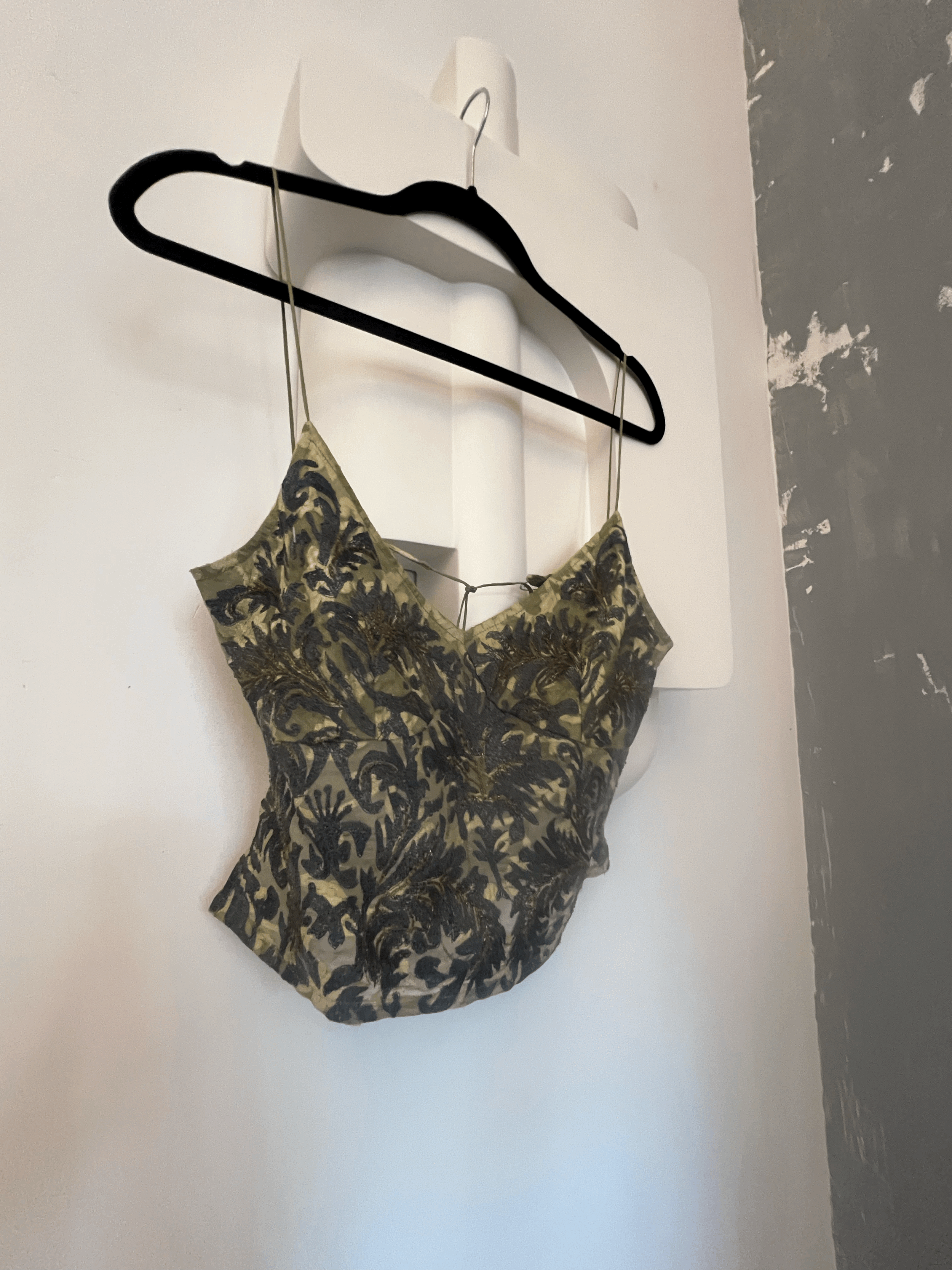 Y2K Plenty Tracy Reese Embroidered Olive Apron Camisole Top Sz M front