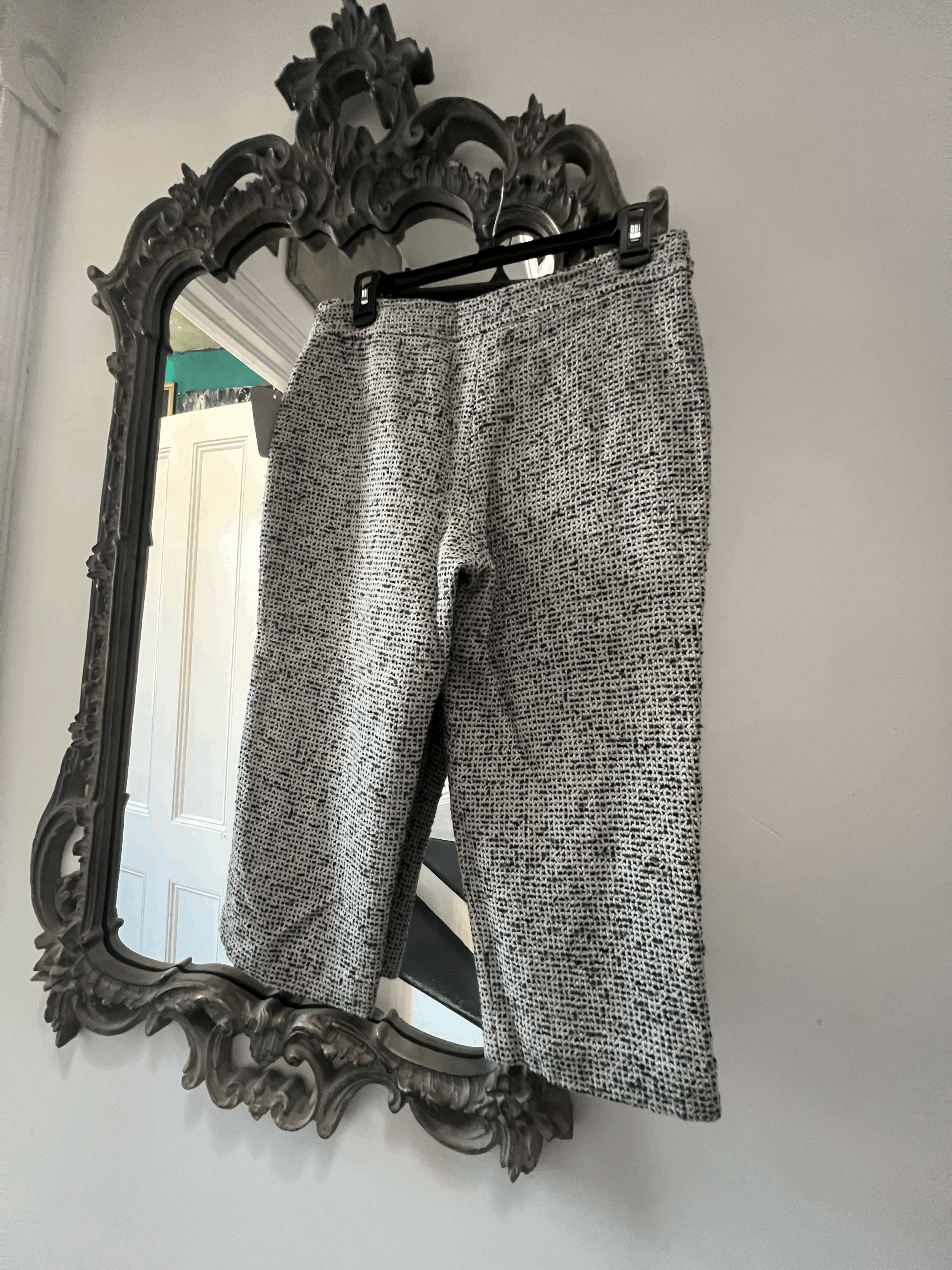 Cacharel wool and alpaca tweed capri pants sz 40/10 back