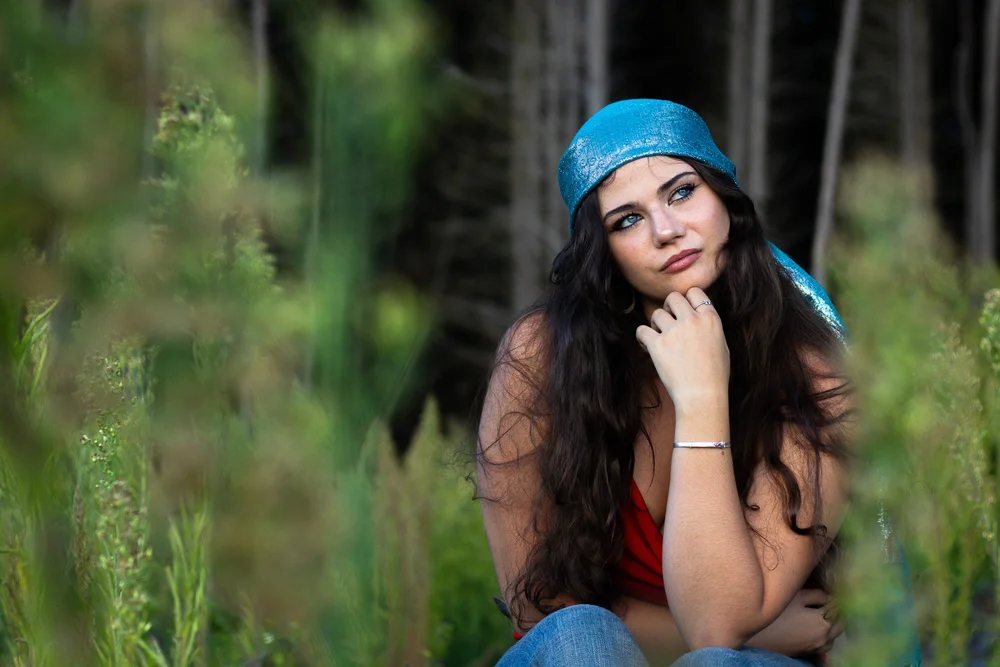 Creative outdoor portrait of Yasmine Tiedemann