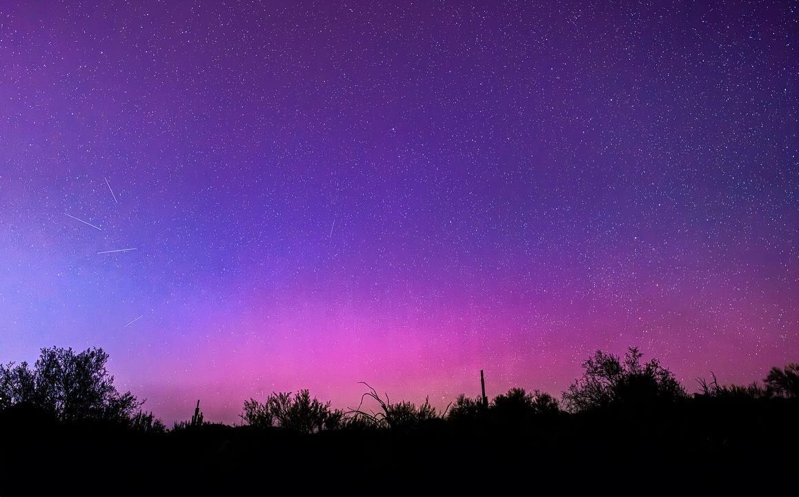 Northern Lights and the Milky Way at the Superstitions 🌌 

Camera: @sonyalpha 
Lens: 24mm 2.8
Edited in: @lightroom 
Tablet: @xppen 

#arizonaphotographer #arizonalocal #eastvalleyphotographer #astrophotography #sonya7riii #adobe #milkyway #space #s