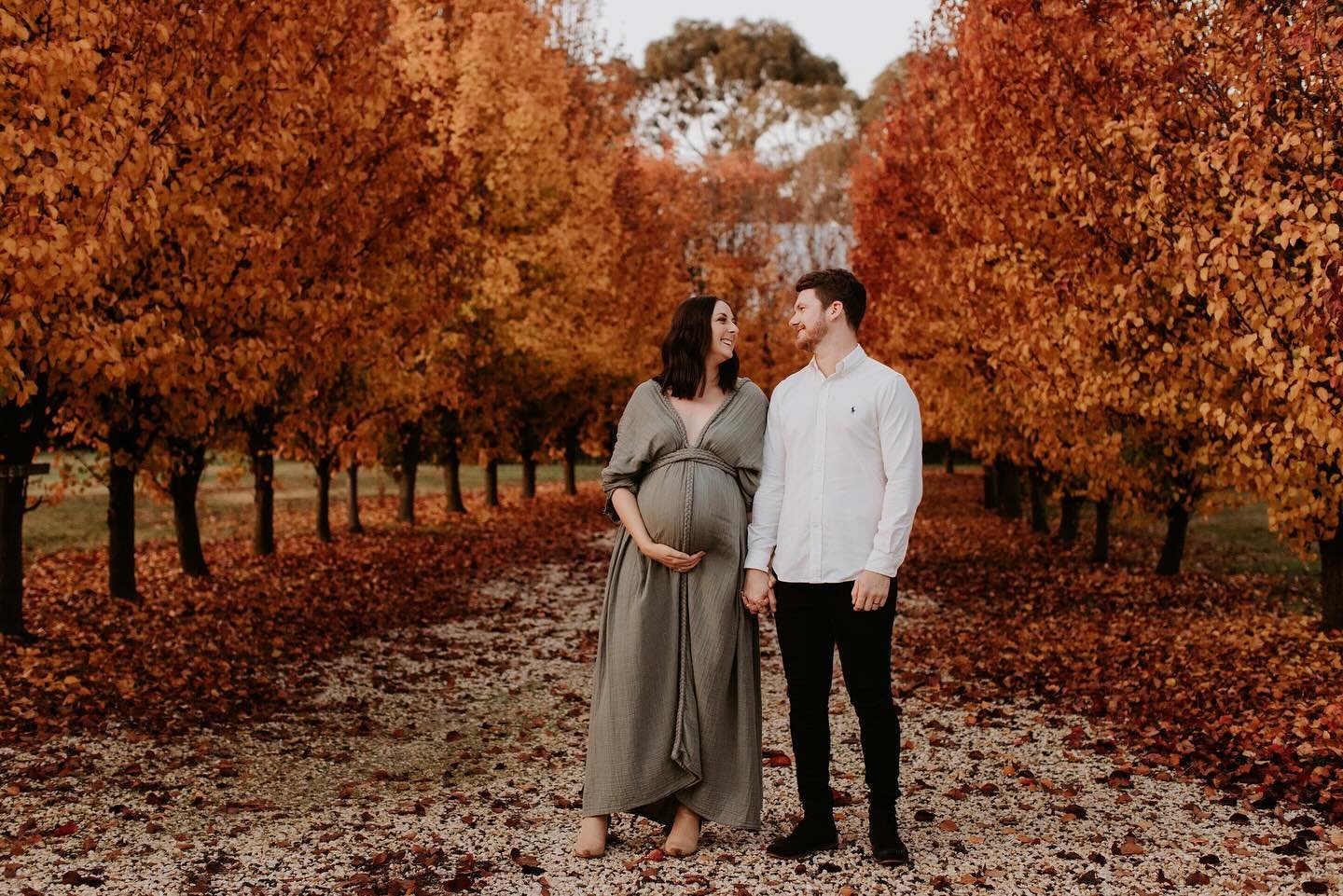 Throw back to this epic Autumn backdrop when the Guy&rsquo;s were expecting their twins! Cannot wait to see the little cherubs again this weekend and see how much they&rsquo;ve grown &hearts;️&hearts;️ @kateqemalguy @thatdamenguy